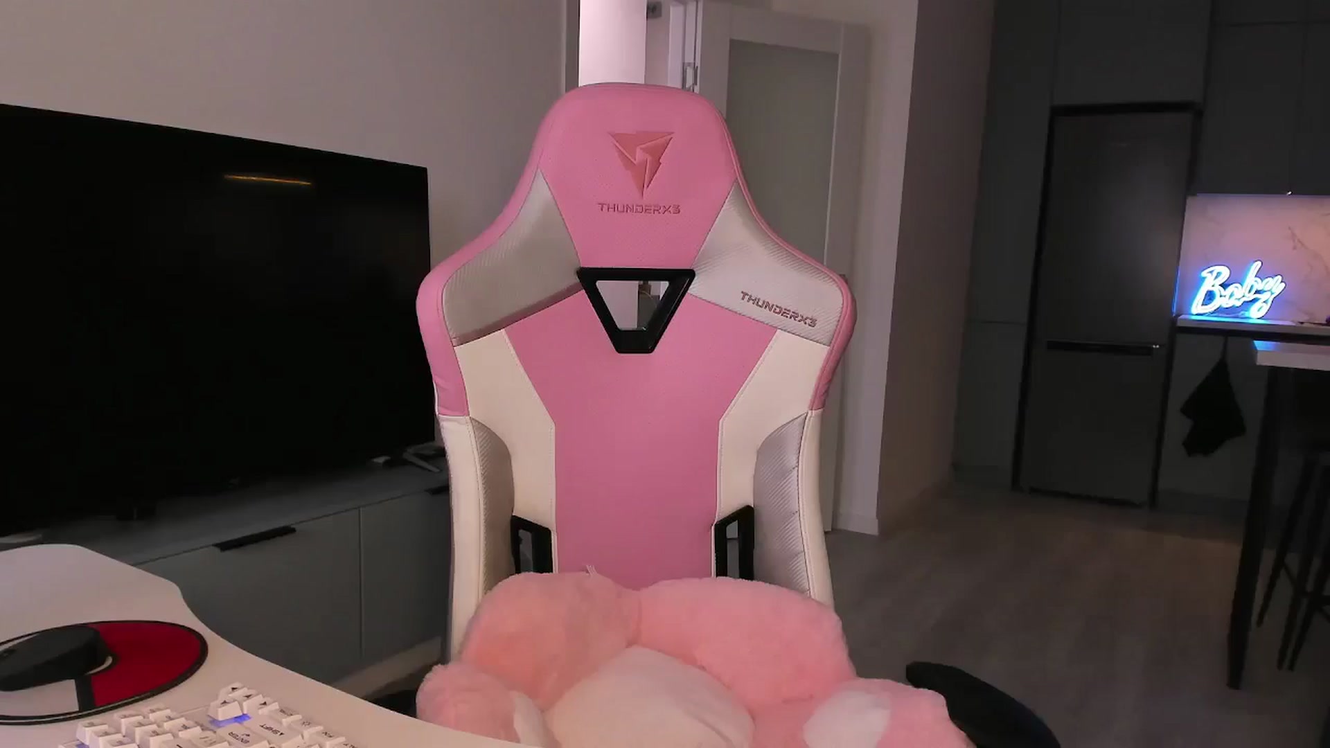 Gallery image thumbnail from wow_lovie's myfreecams stream on, 03/31/2025, 07:21 image 6 of 20