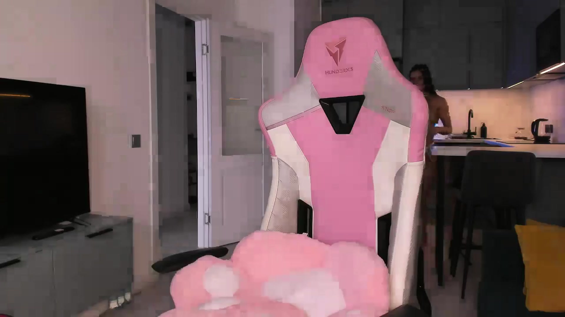 Gallery image thumbnail from wow_lovie's myfreecams stream on, 04/03/2025, 08:43 image 5 of 20