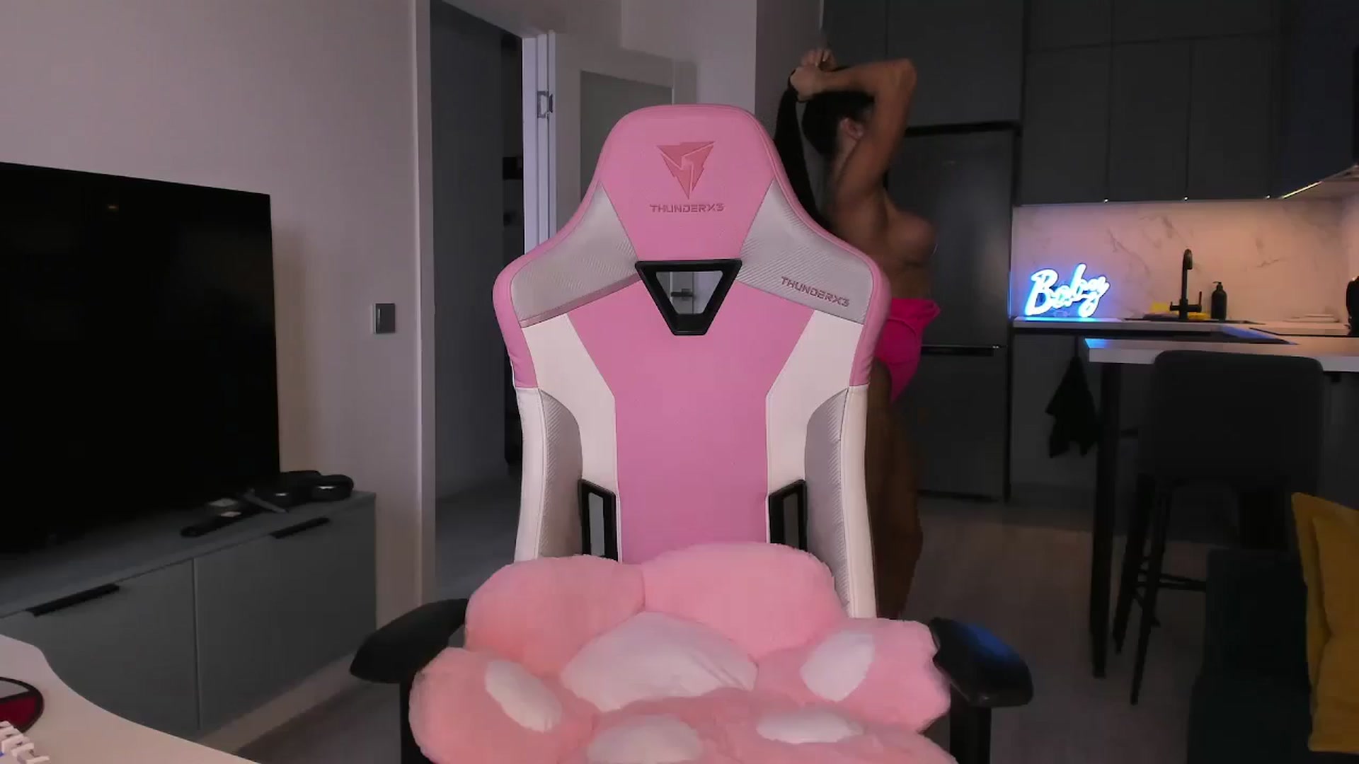 Gallery image thumbnail from wow_lovie's myfreecams stream on, 04/10/2025, 06:48 image 6 of 20