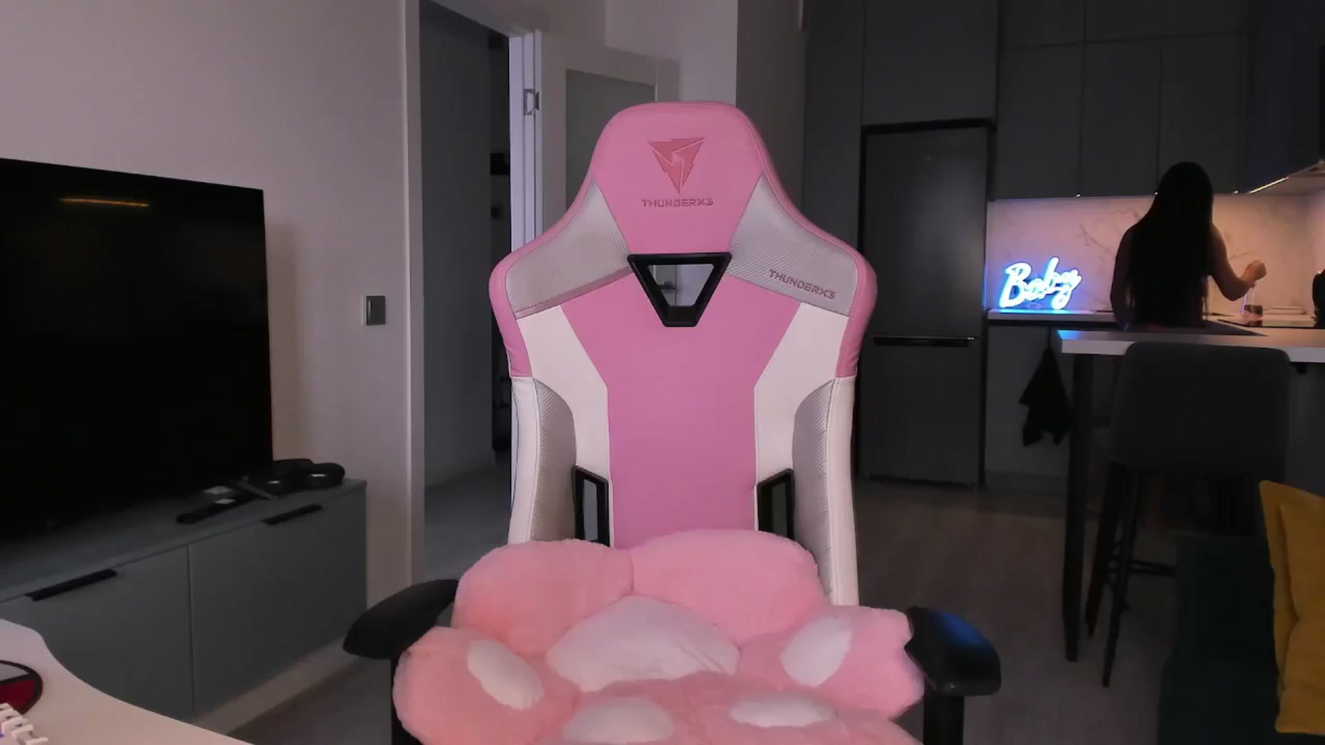 Gallery image thumbnail from wow_lovie's myfreecams stream on, 04/10/2025, 06:48 image 3 of 20