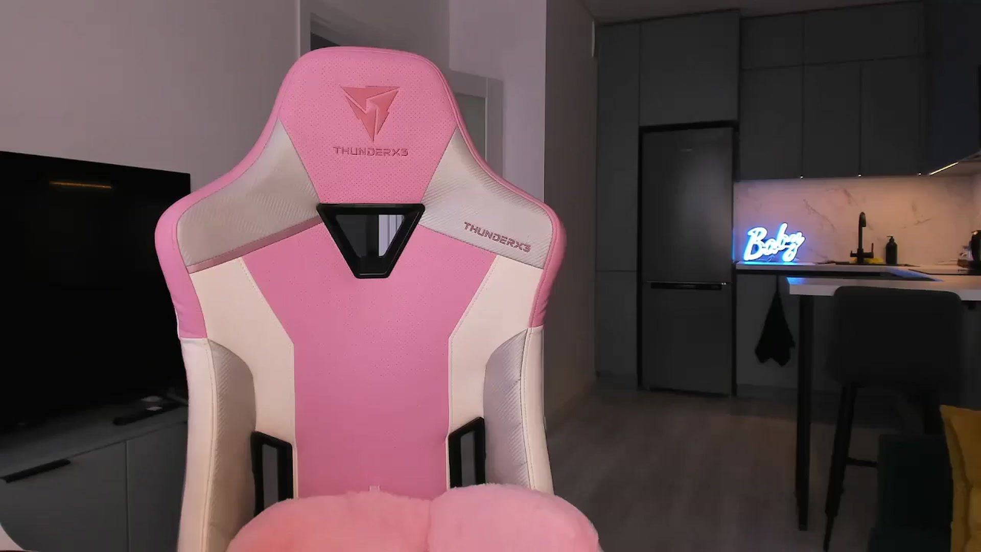 Gallery image thumbnail from wow_lovie's myfreecams stream on, 04/11/2025, 09:43 image 18 of 20