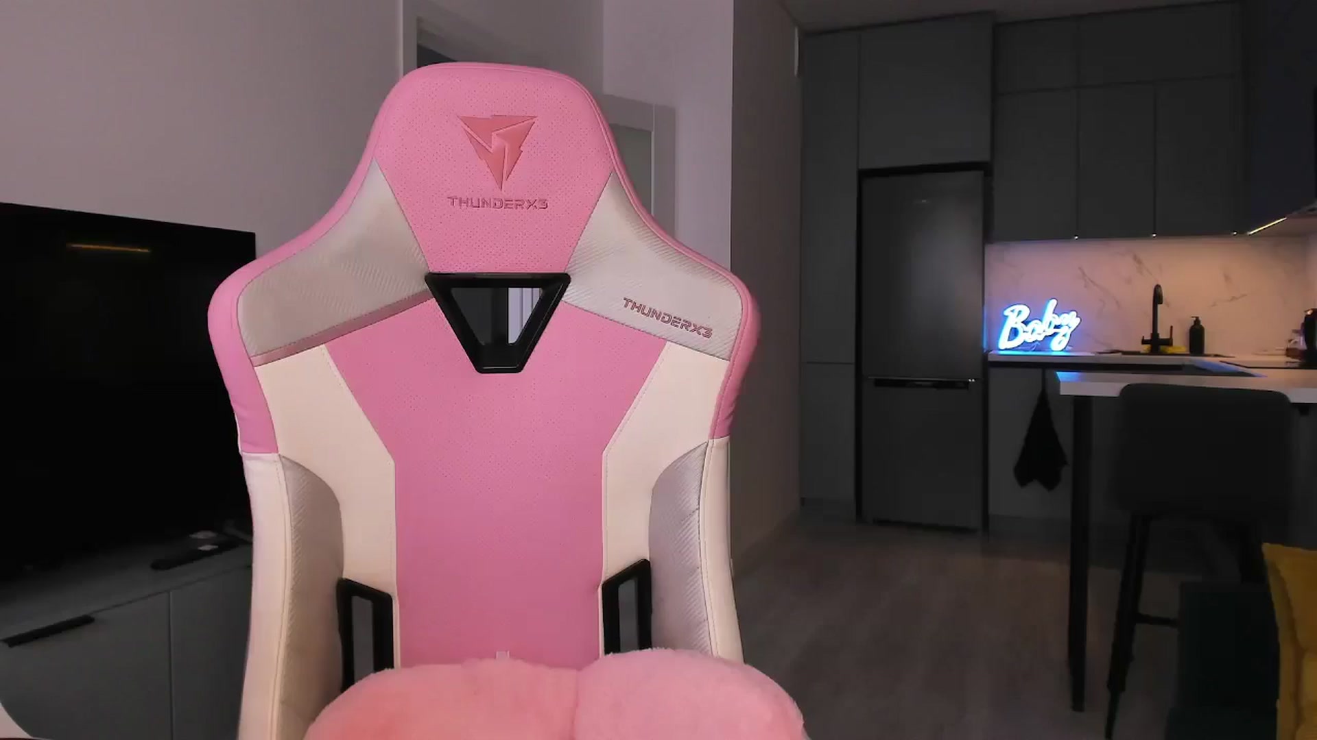 Gallery image thumbnail from wow_lovie's myfreecams stream on, 04/11/2025, 09:43 image 17 of 20