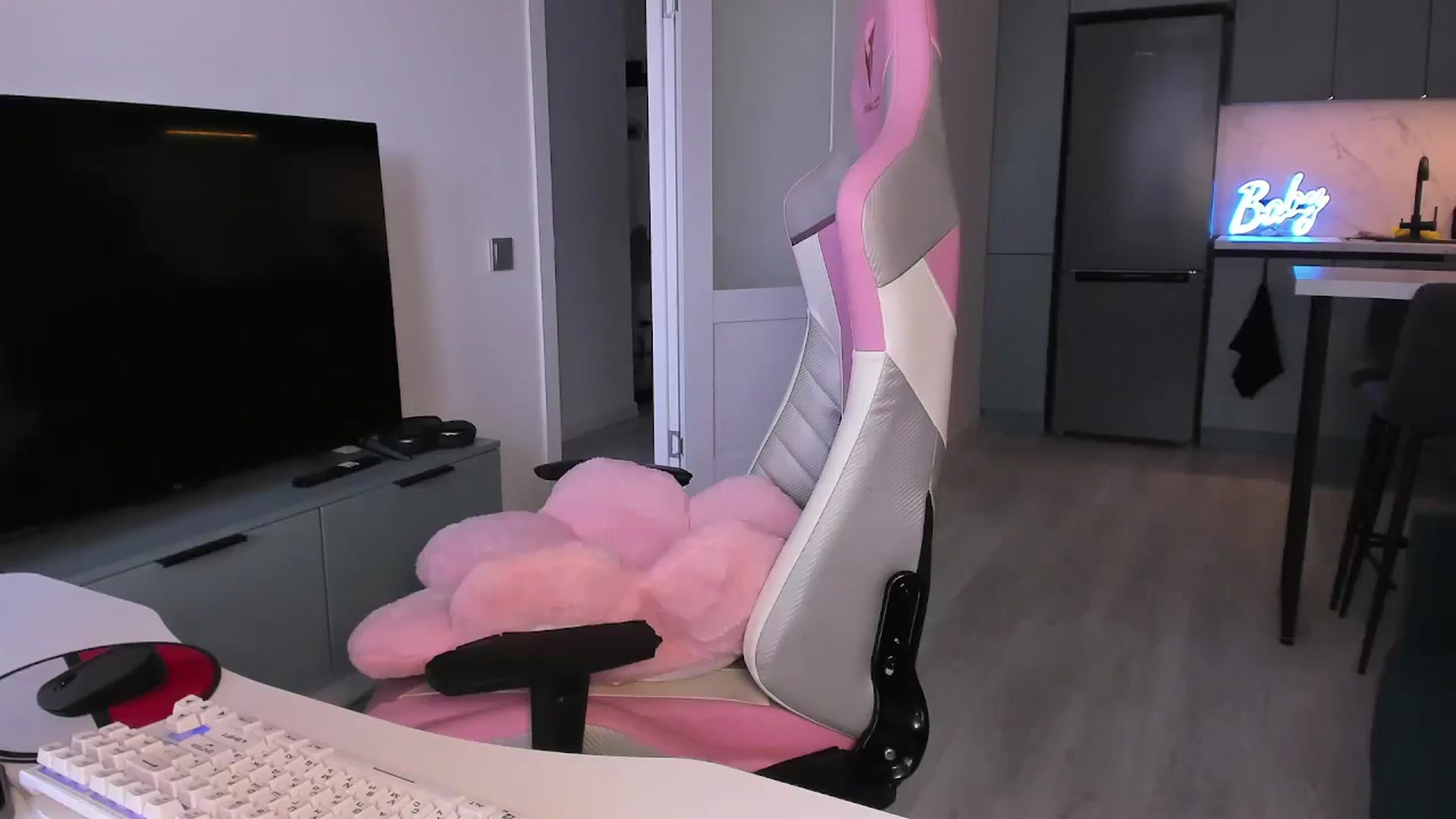 Gallery image thumbnail from wow_lovie's myfreecams stream on, 04/15/2025, 09:06 image 18 of 20
