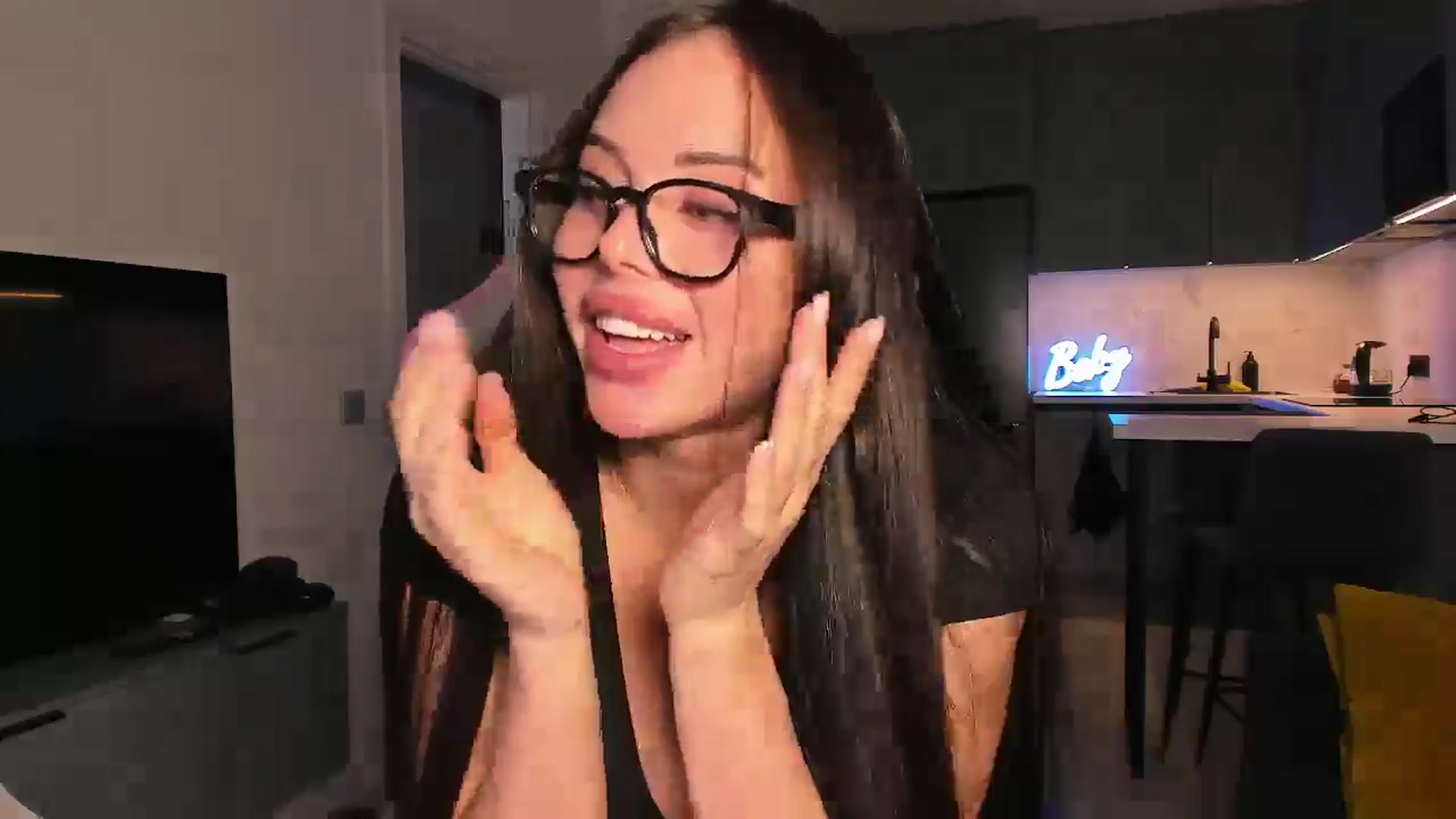 Gallery image thumbnail from wow_lovie's myfreecams stream on, 04/24/2025, 05:51 image 14 of 20