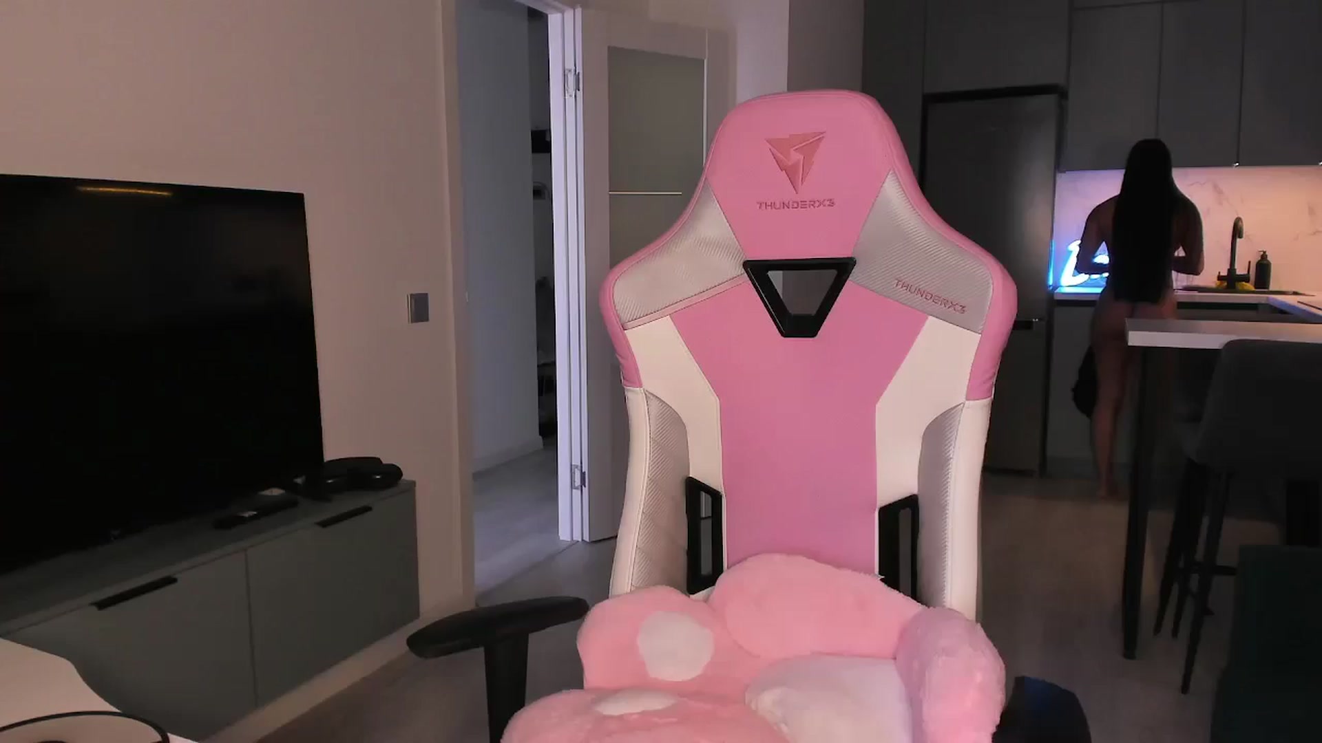 Gallery image thumbnail from wow_lovie's myfreecams stream on, 05/03/2025, 06:44 image 15 of 20