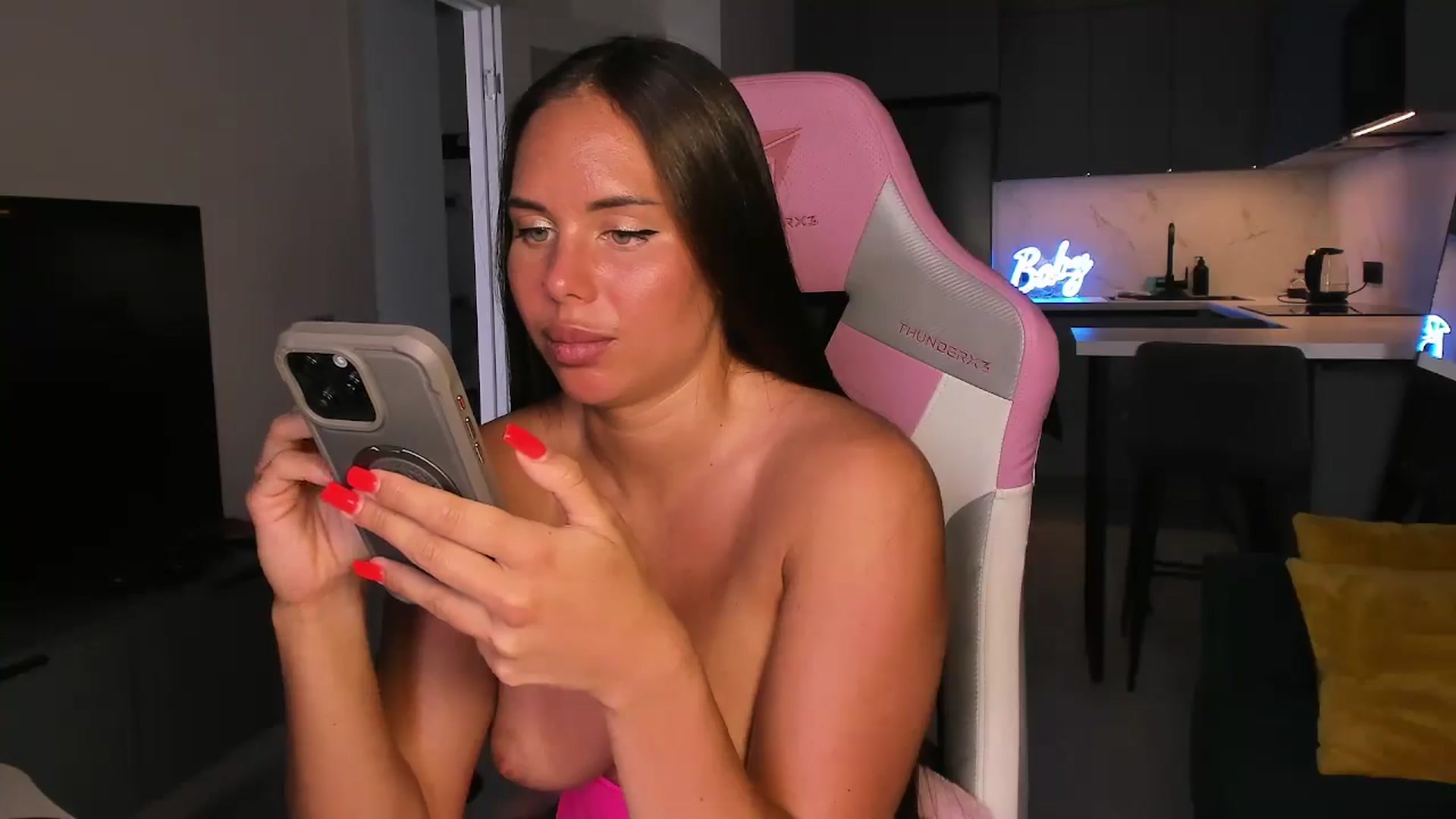 Gallery image thumbnail from wow_lovie's myfreecams stream on, 05/28/2025, 09:18 image 4 of 20