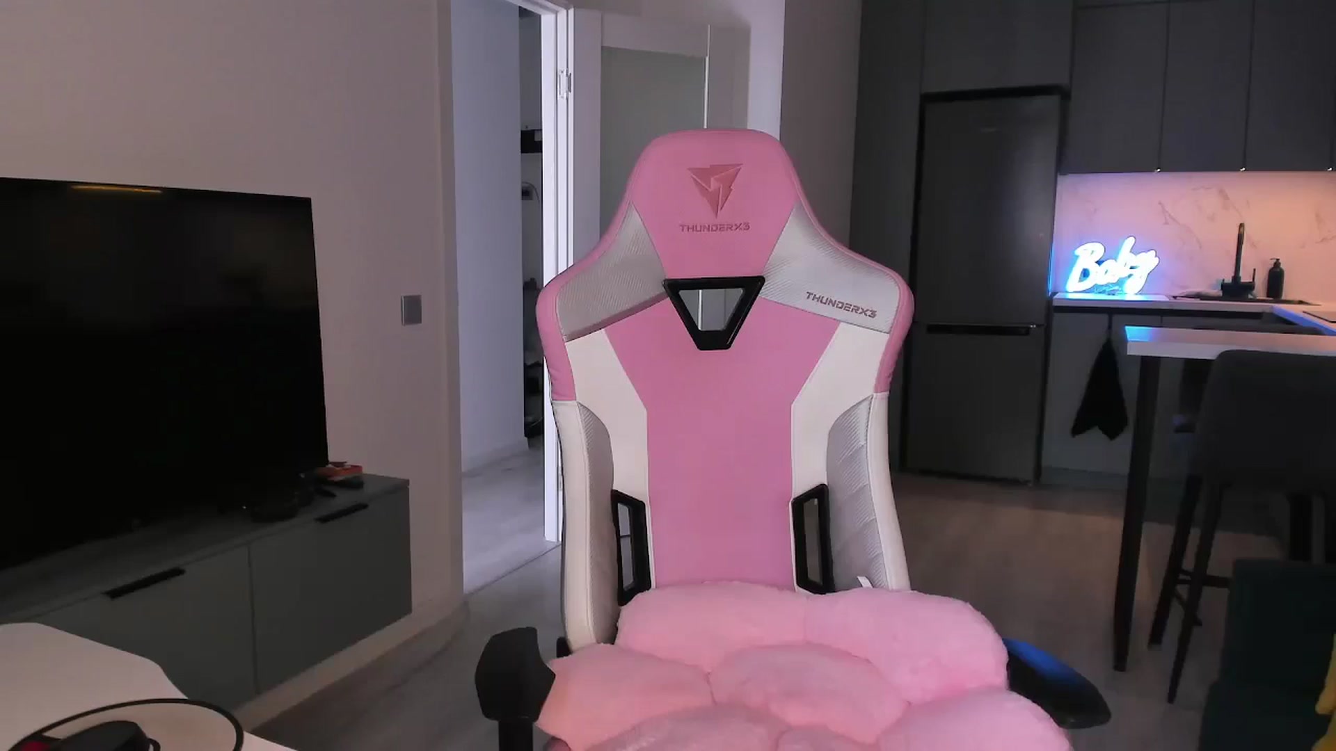 Gallery image thumbnail from wow_lovie's myfreecams stream on, 06/04/2025, 10:02 image 11 of 20