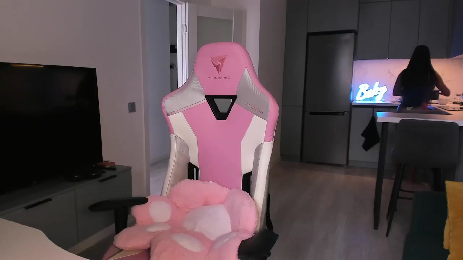 Gallery image thumbnail from wow_lovie's myfreecams stream on, 06/05/2025, 07:52 image 18 of 20