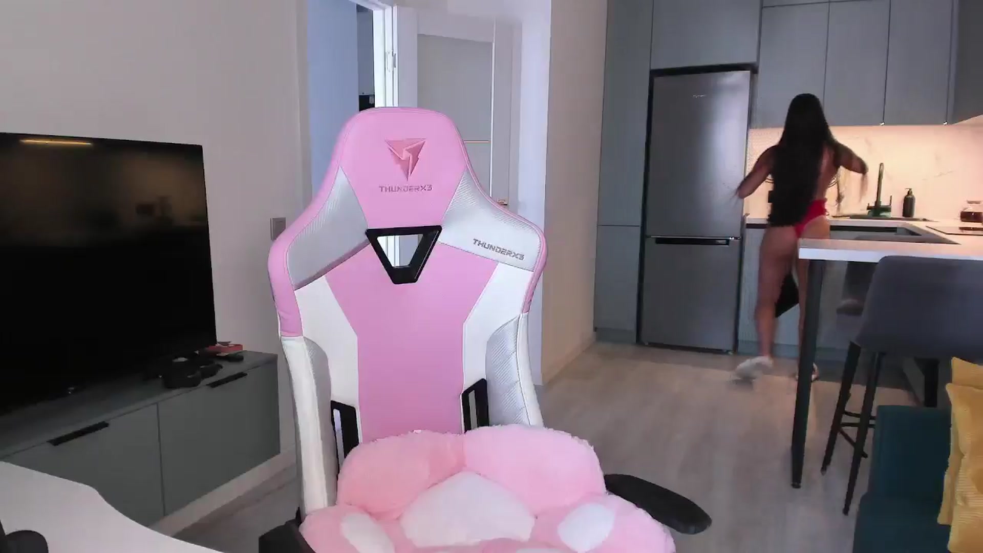Gallery image thumbnail from wow_lovie's myfreecams stream on, 06/06/2025, 07:33 image 2 of 20