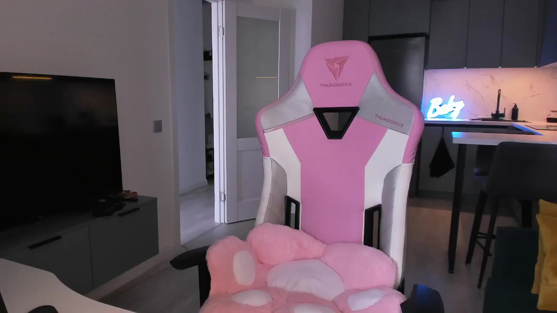 Gallery image thumbnail from wow_lovie's myfreecams stream on, 06/06/2025, 07:33 image 19 of 20