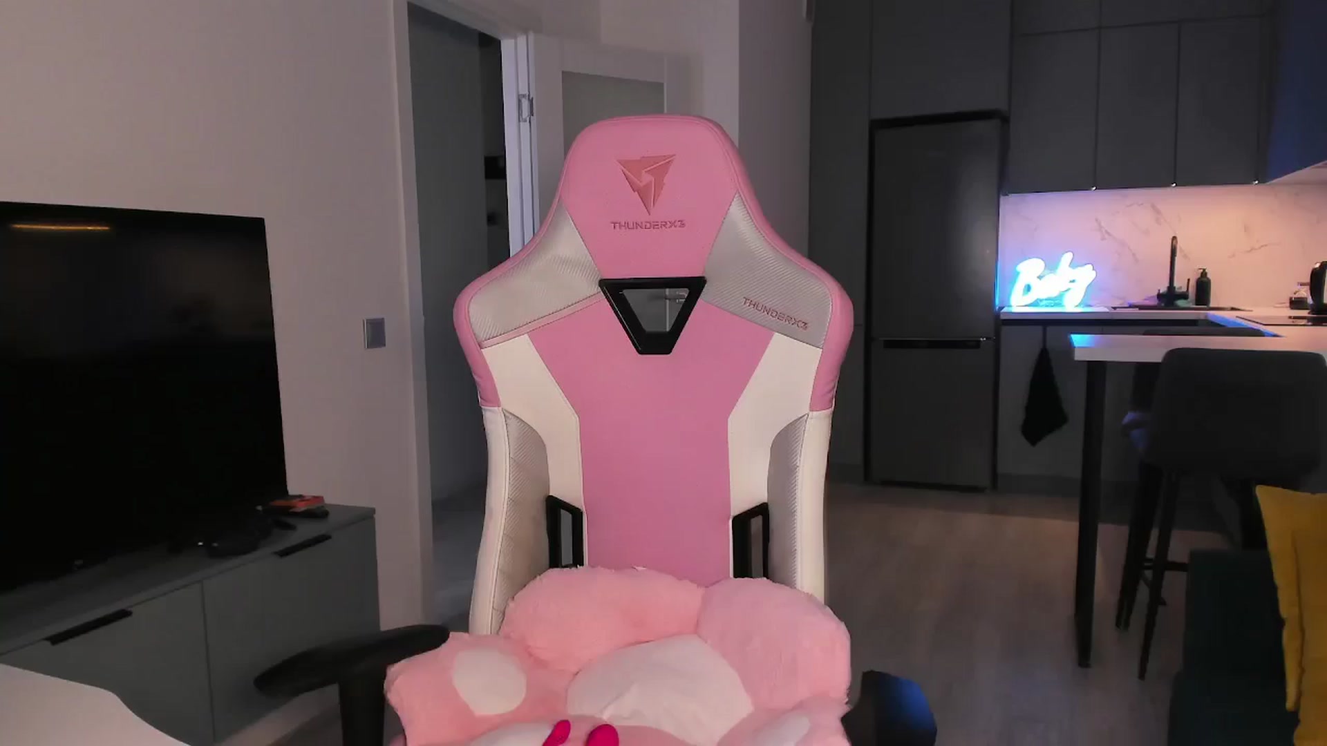 Gallery image thumbnail from wow_lovie's myfreecams stream on, 06/09/2025, 08:09 image 7 of 20