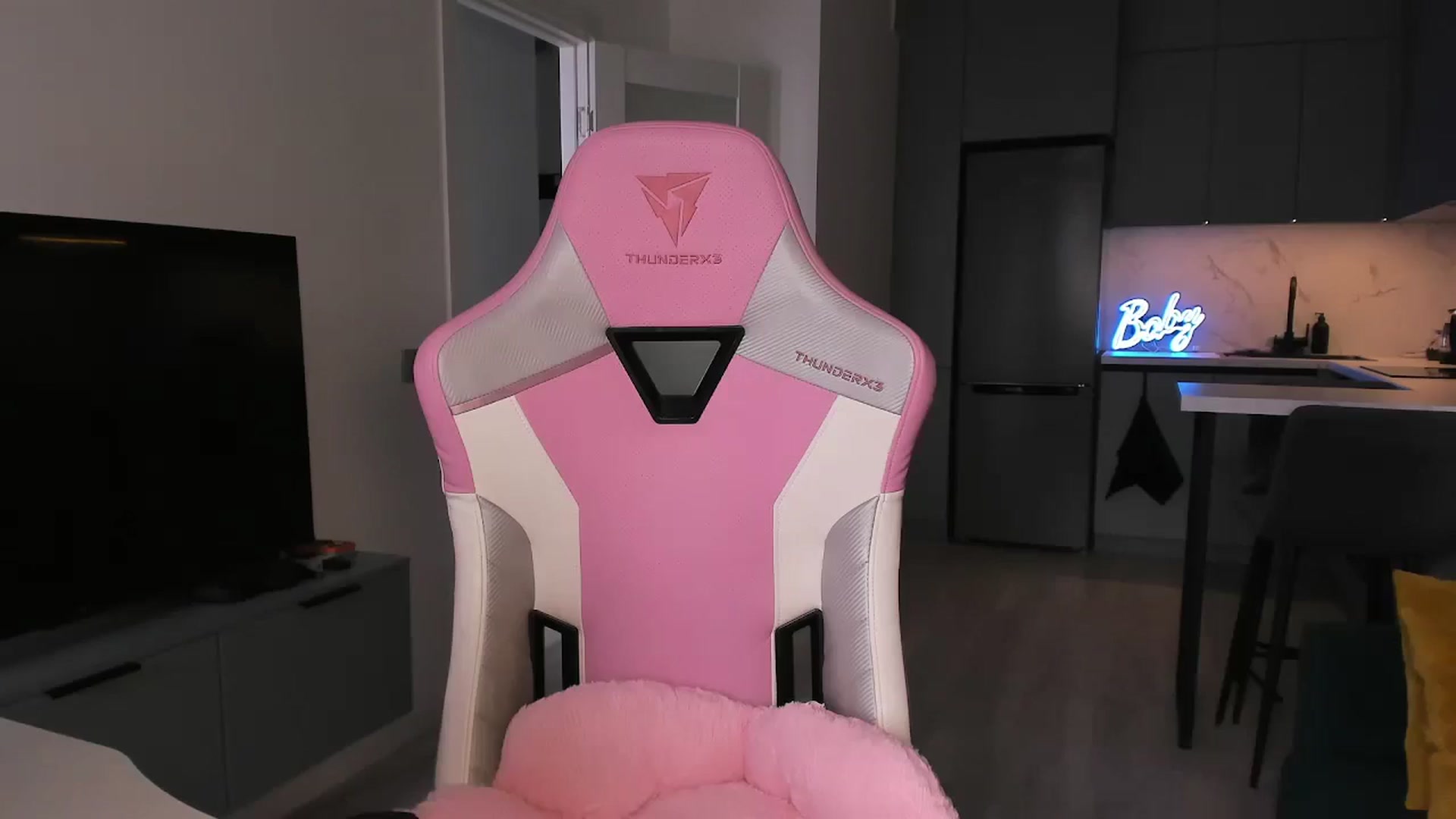 Gallery image thumbnail from wow_lovie's myfreecams stream on, 06/11/2025, 10:19 image 15 of 20