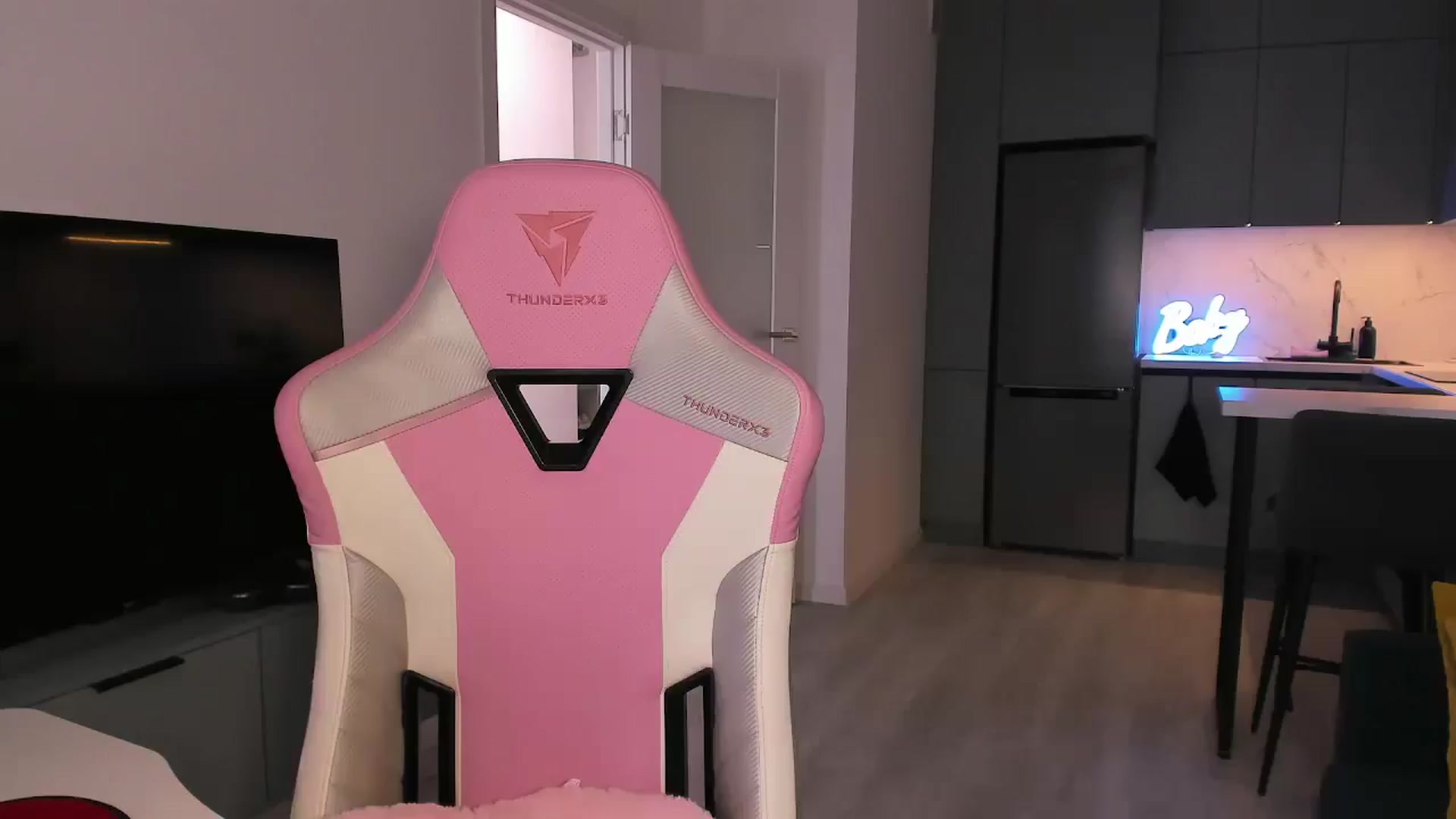 Gallery image thumbnail from wow_lovie's myfreecams stream on, 06/13/2025, 08:31 image 1 of 20