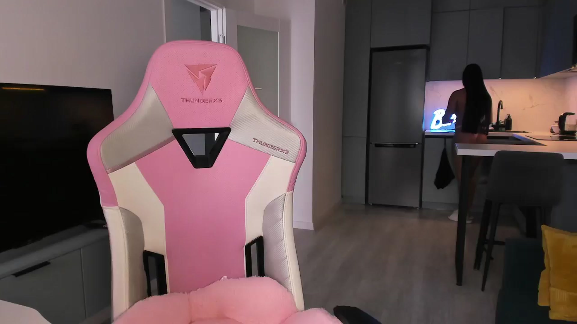 Gallery image thumbnail from wow_lovie's myfreecams stream on, 06/20/2025, 10:02 image 1 of 20
