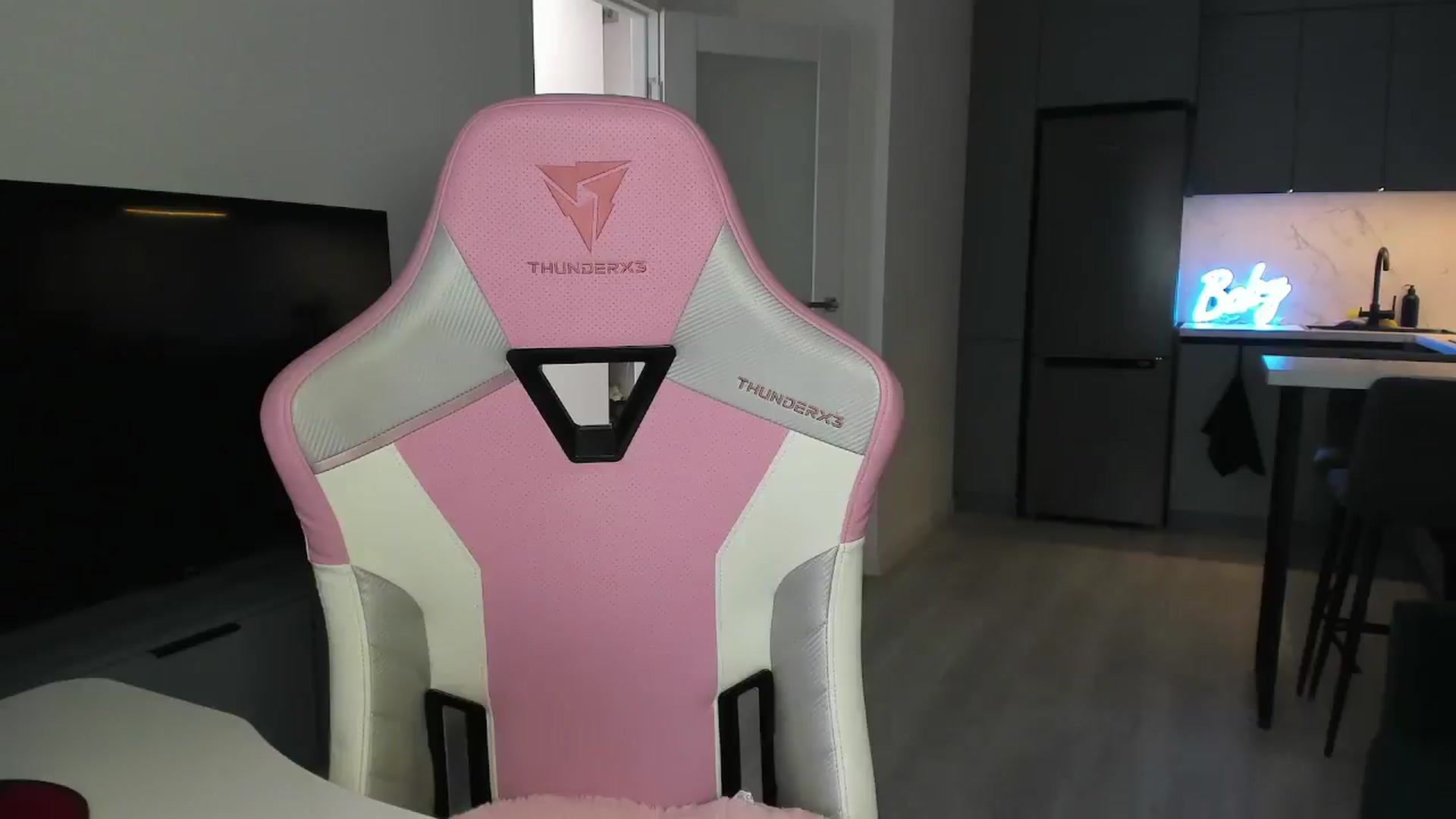 Gallery image thumbnail from wow_lovie's myfreecams stream on, 06/25/2025, 07:11 image 4 of 20