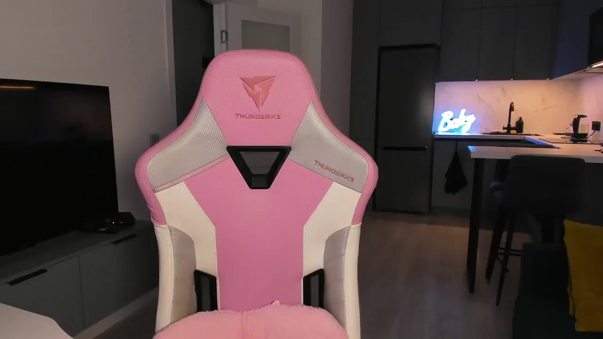Gallery image thumbnail from wow_lovie's myfreecams stream on, 06/30/2025, 07:22 image 2 of 20