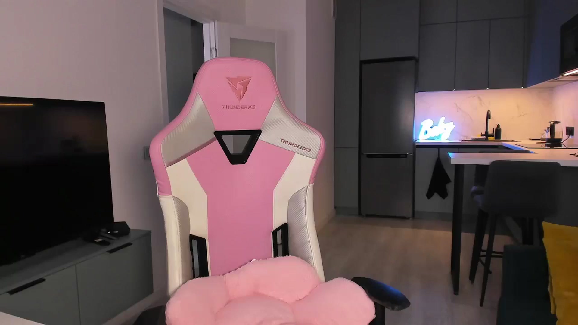 Gallery image thumbnail from wow_lovie's myfreecams stream on, 06/30/2025, 09:05 image 9 of 20