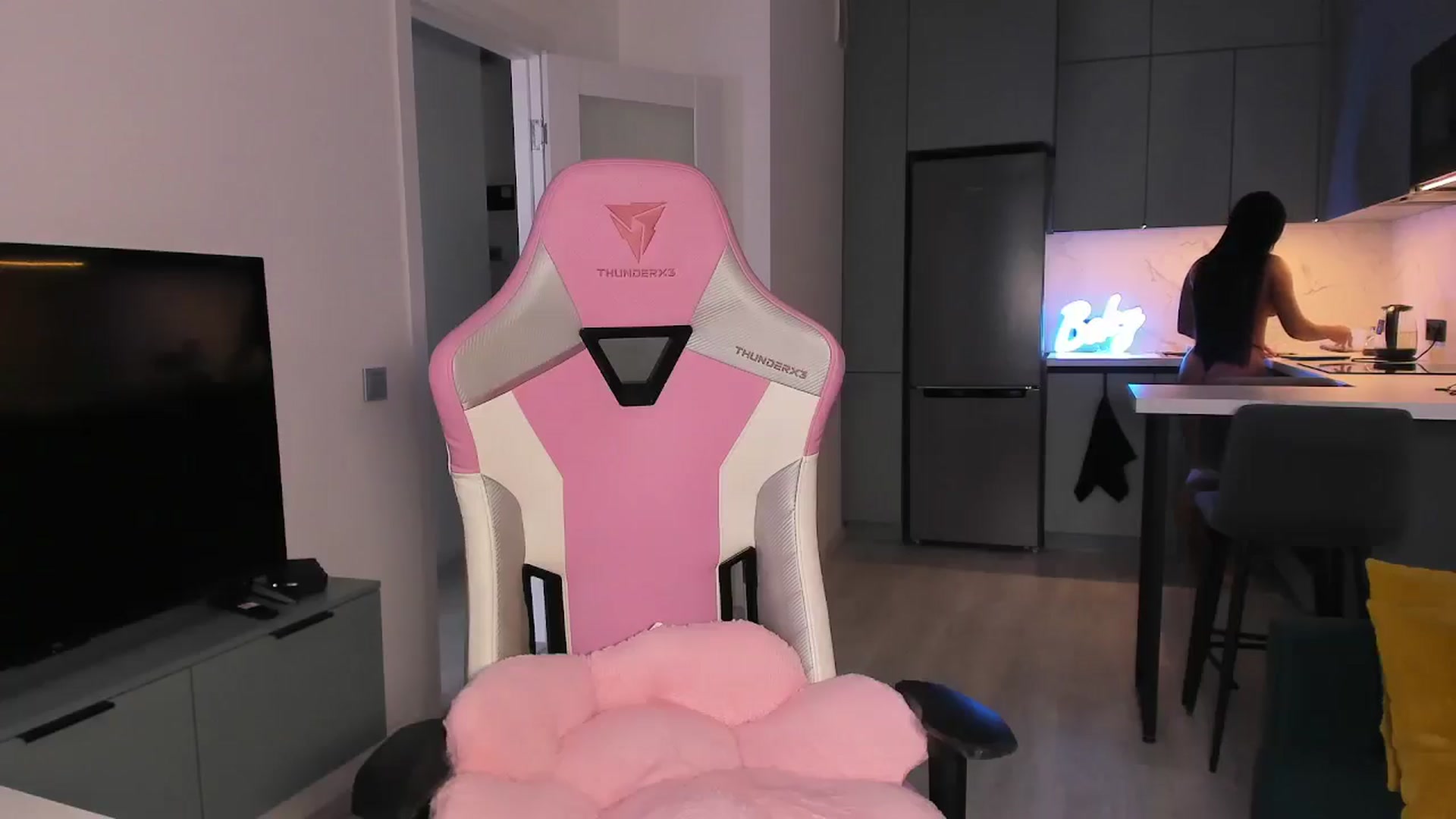 Gallery image thumbnail from wow_lovie's myfreecams stream on, 06/30/2025, 09:05 image 10 of 20
