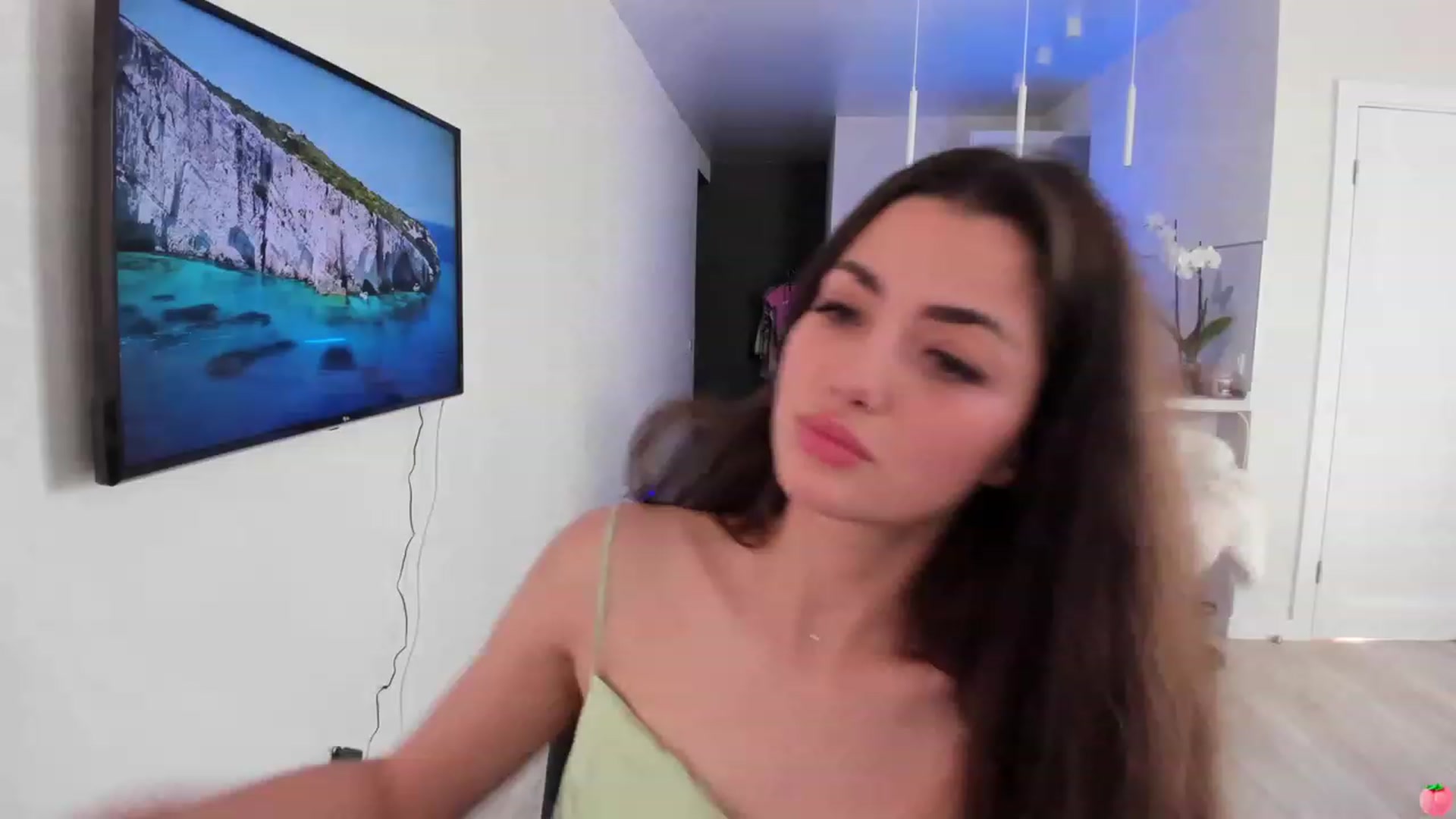 Gallery image thumbnail from wow_peach's myfreecams stream on, 06/18/2023, 14:35 image 12 of 20