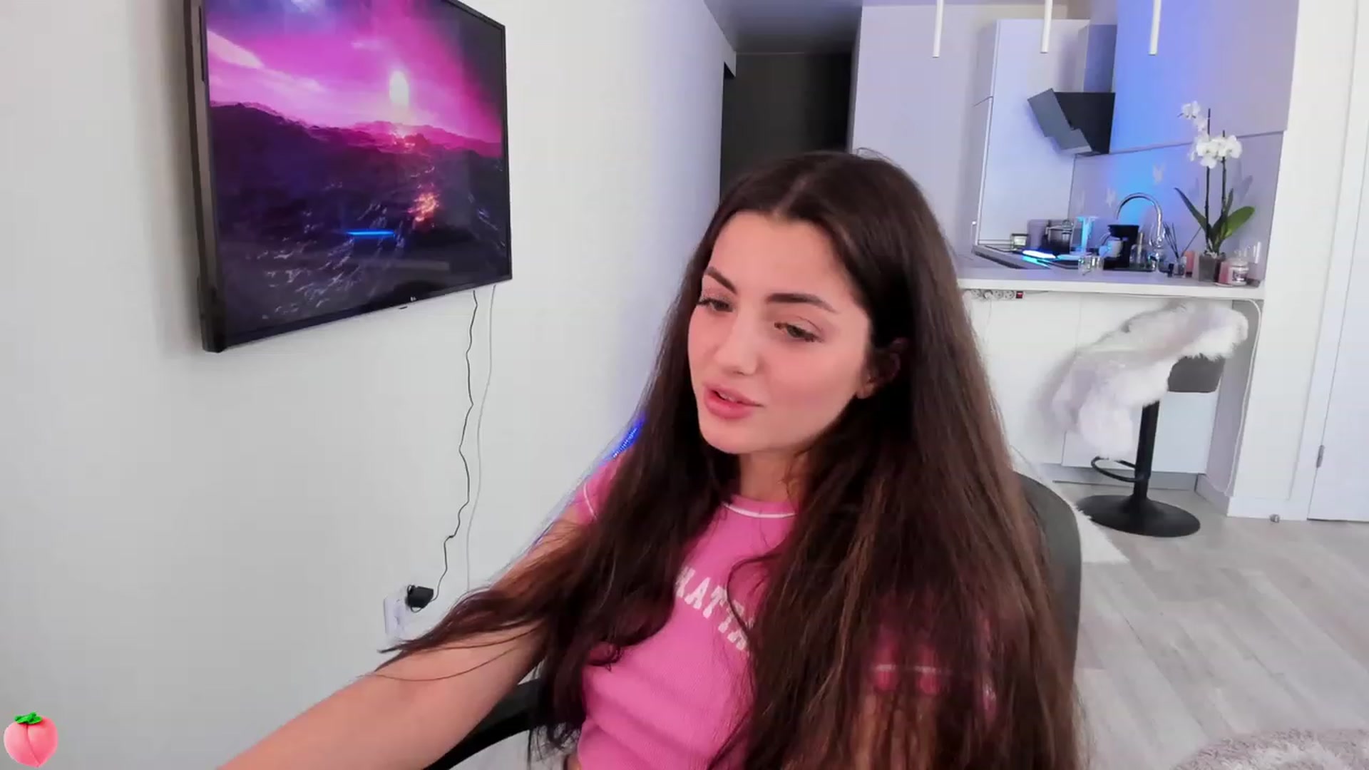 Gallery image thumbnail from wow_peach's myfreecams stream on, 06/19/2023, 10:14 image 7 of 20