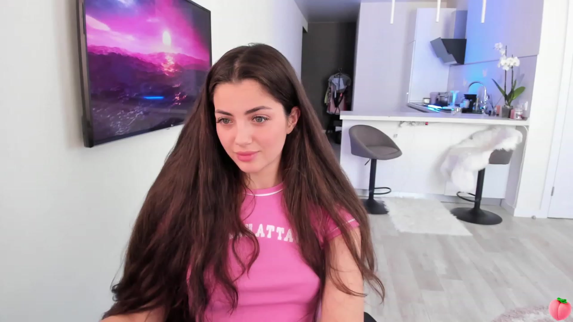 Gallery image thumbnail from wow_peach's myfreecams stream on, 06/19/2023, 10:14 image 1 of 20