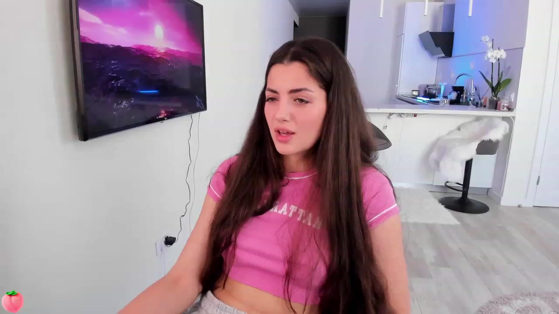 Gallery image thumbnail from wow_peach's myfreecams stream on, 06/19/2023, 10:14 image 14 of 20