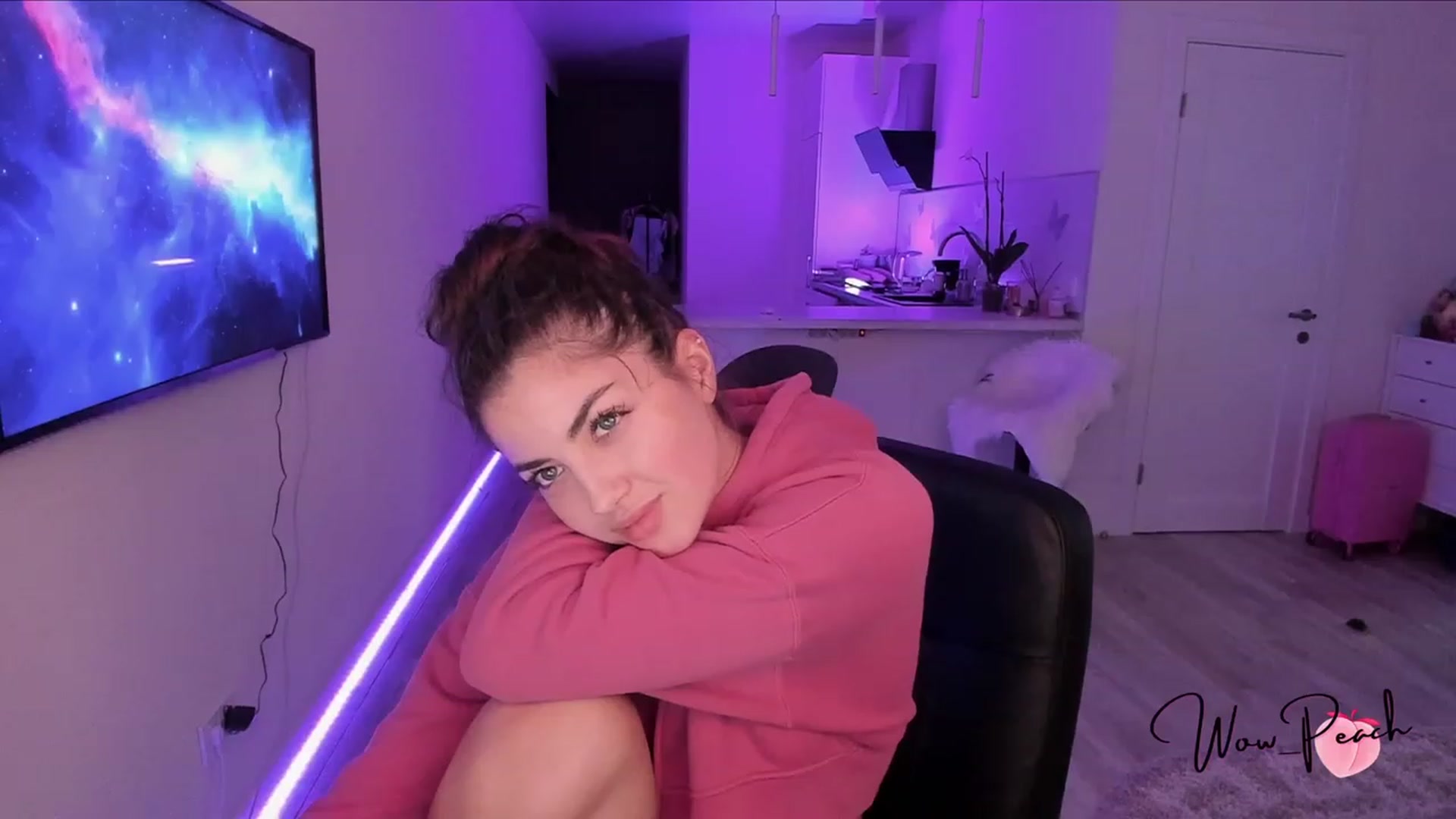 Gallery image thumbnail from wow_peach's myfreecams stream on, 07/14/2023, 17:26 image 18 of 20