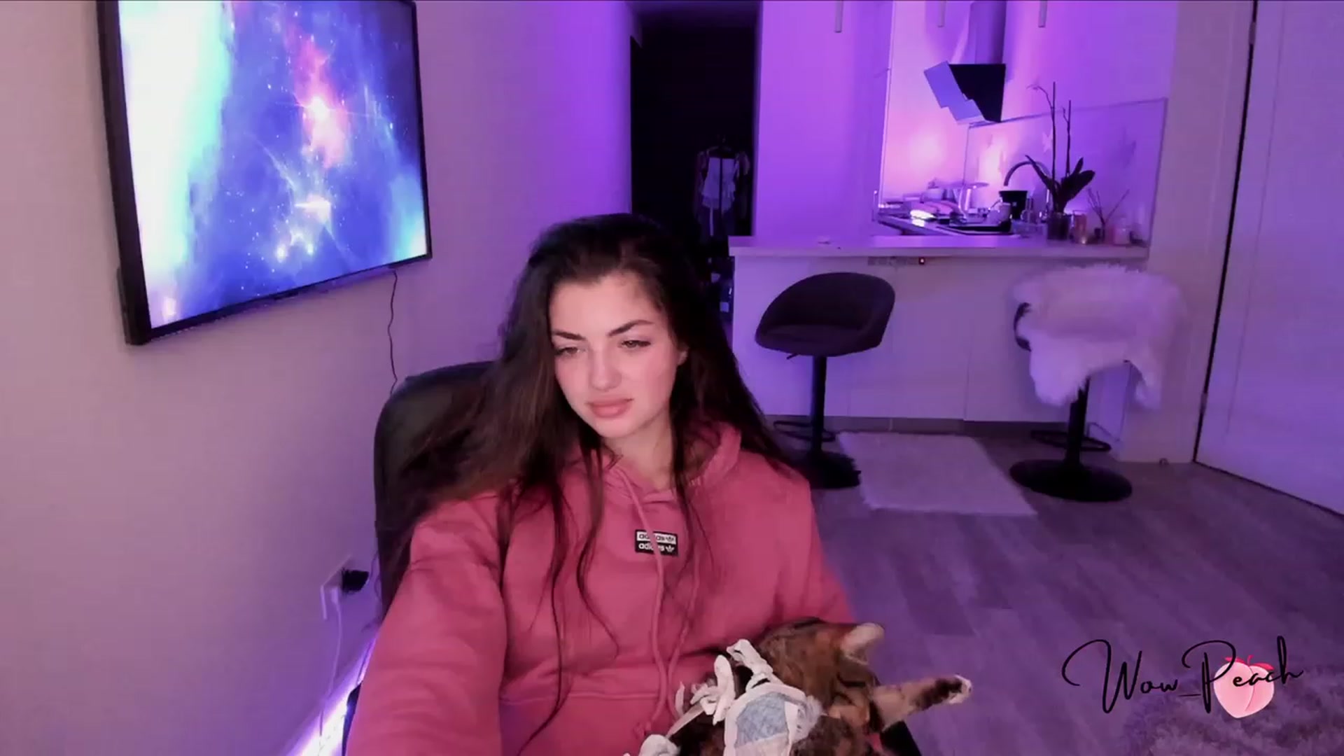 Gallery image thumbnail from wow_peach's myfreecams stream on, 07/14/2023, 21:26 image 9 of 20
