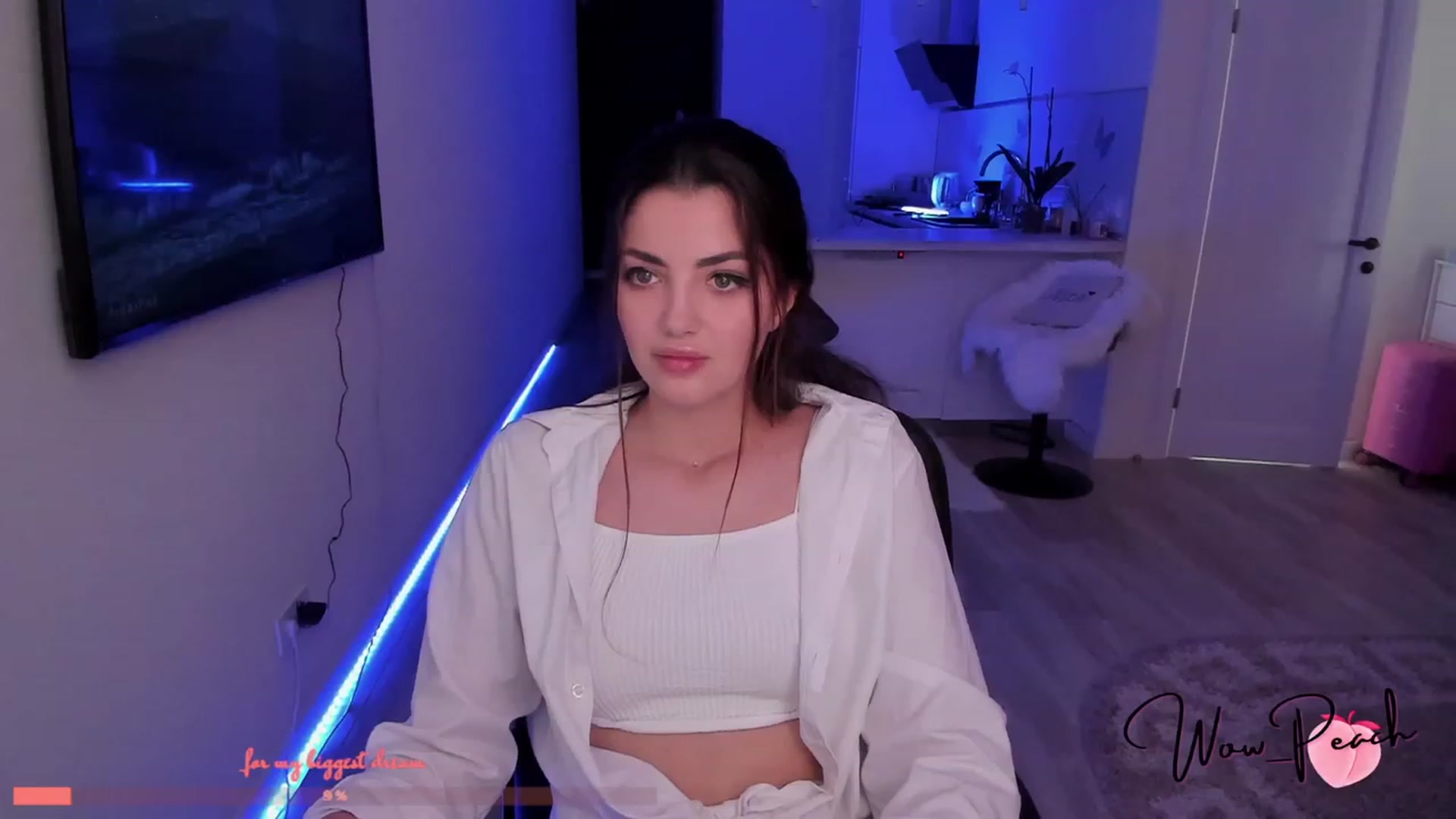 Gallery image thumbnail from wow_peach's myfreecams stream on, 07/18/2023, 13:54 image 5 of 20