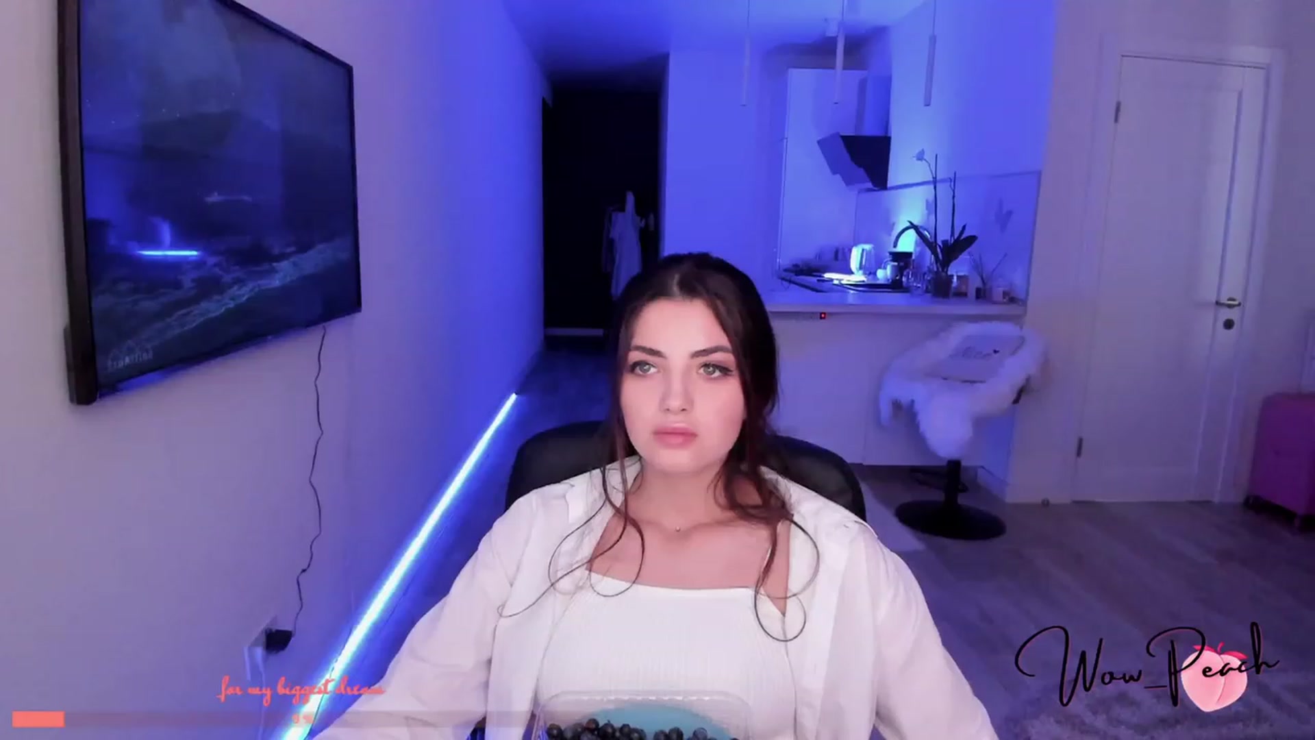 Gallery image thumbnail from wow_peach's myfreecams stream on, 07/18/2023, 14:07 image 5 of 20