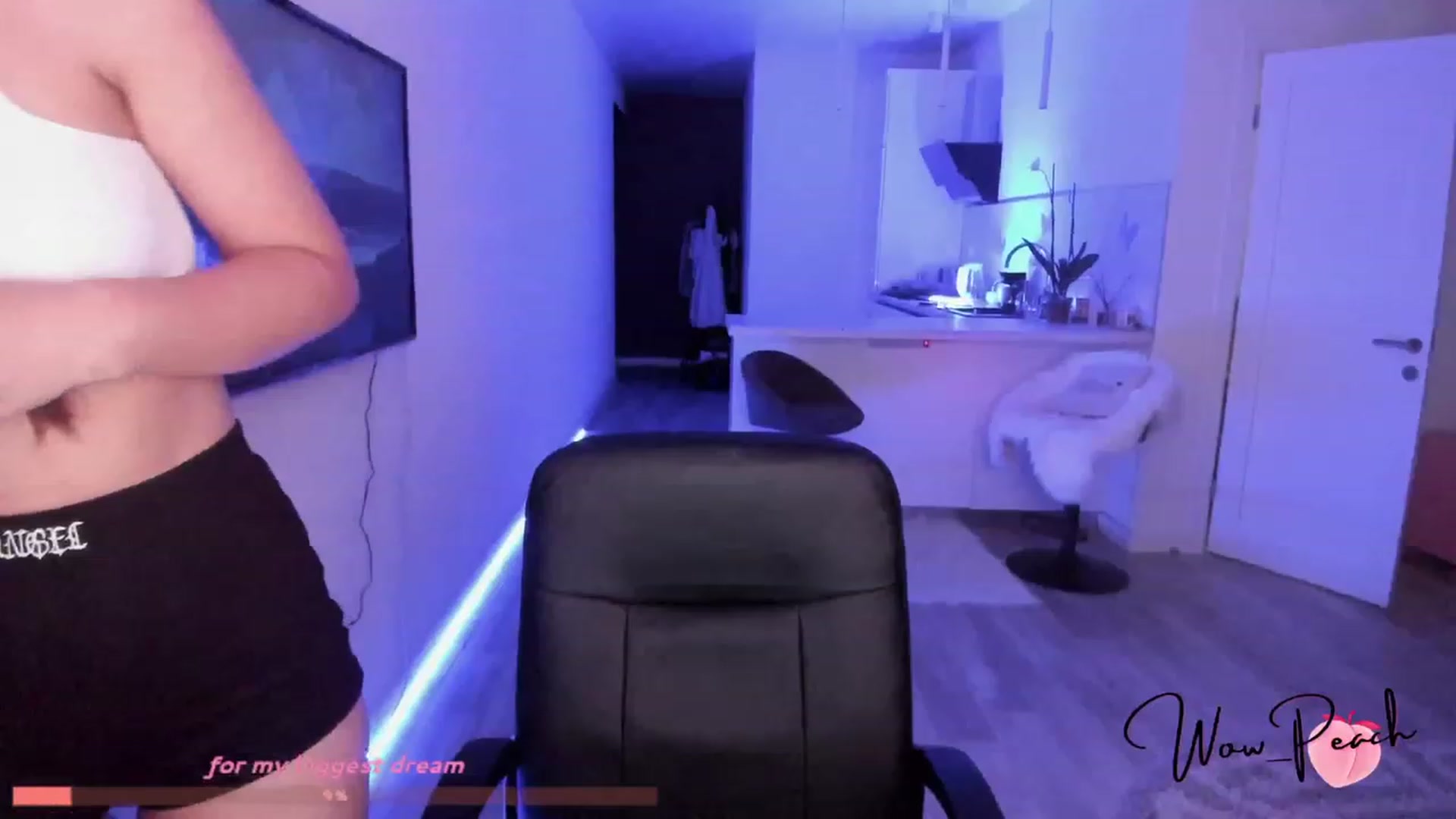 Gallery image thumbnail from wow_peach's myfreecams stream on, 07/18/2023, 16:00 image 7 of 20
