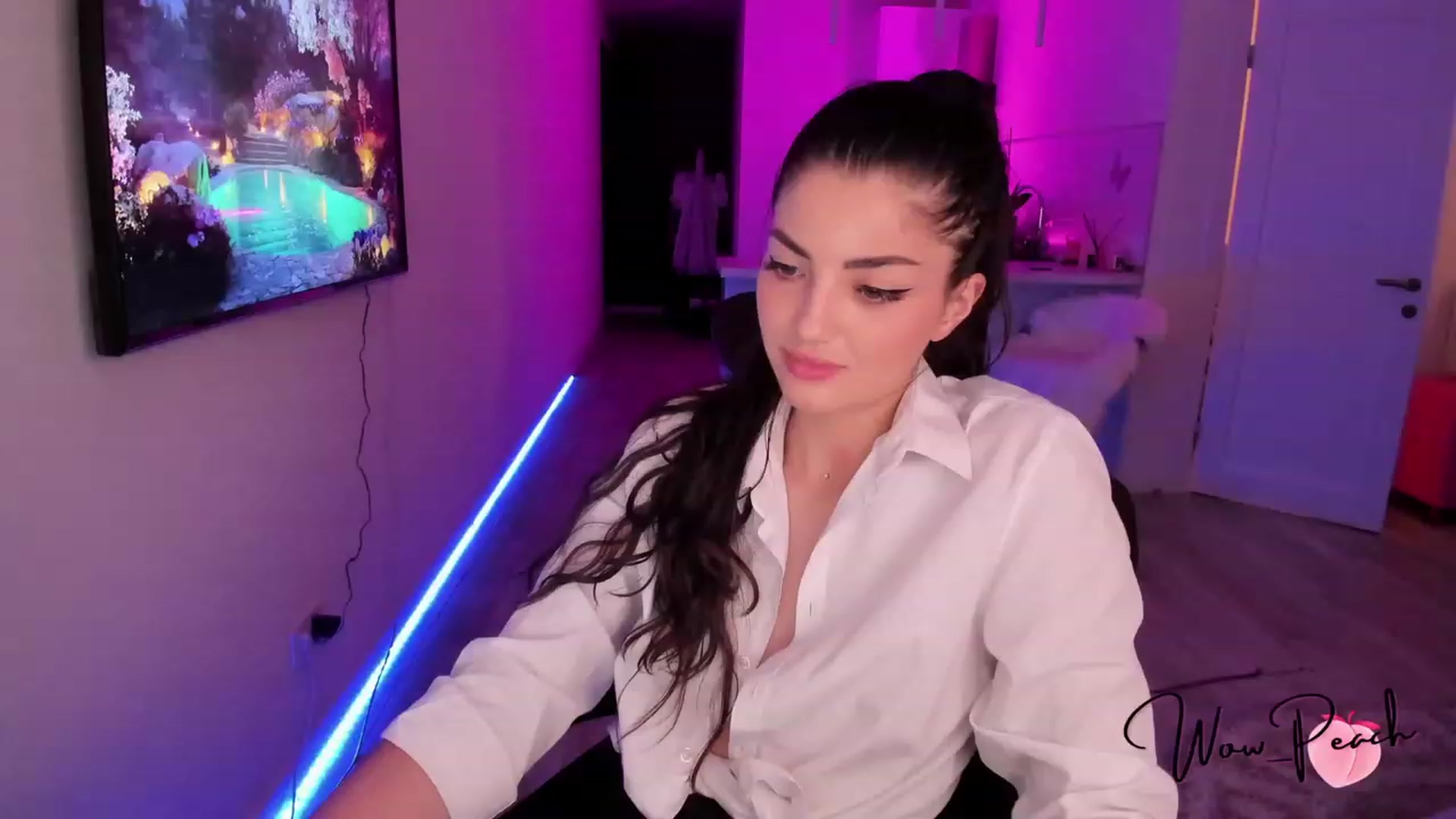 Gallery image thumbnail from wow_peach's myfreecams stream on, 07/23/2023, 17:14 image 5 of 20
