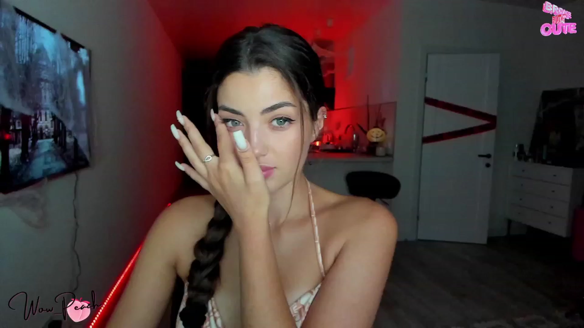 Gallery image thumbnail from wow_peach's myfreecams stream on, 10/08/2023, 16:01 image 9 of 20