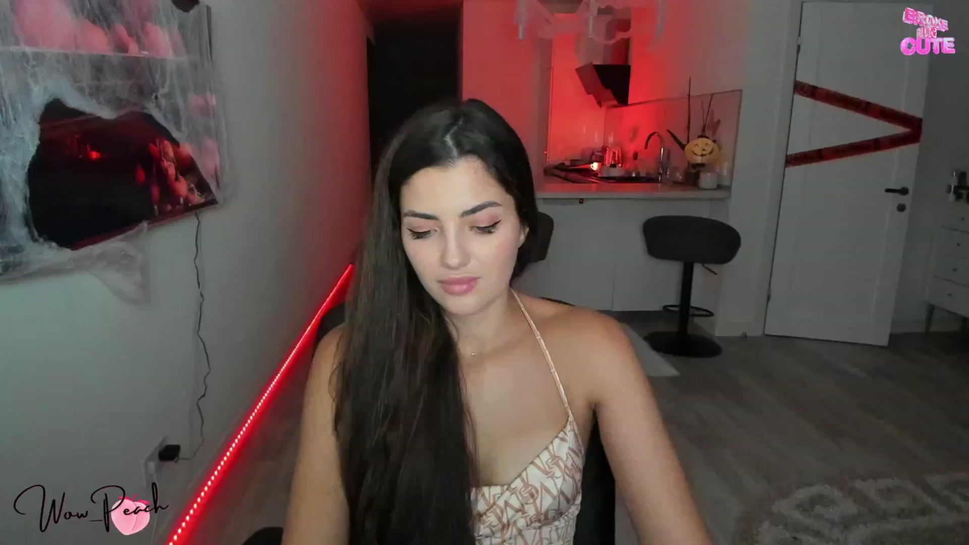 Gallery image thumbnail from wow_peach's myfreecams stream on, 10/08/2023, 17:31 image 20 of 20