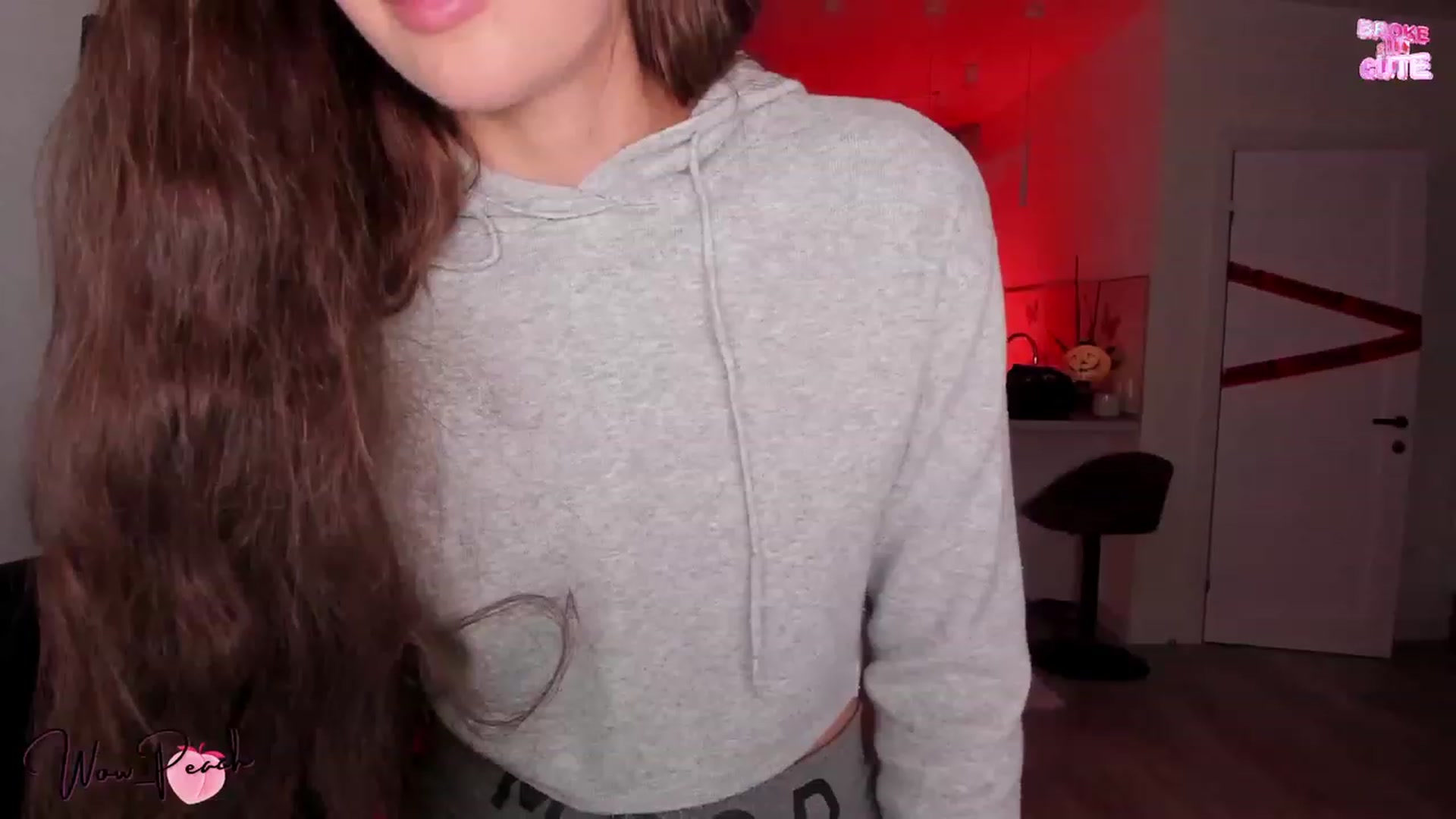 Gallery image thumbnail from wow_peach's myfreecams stream on, 10/10/2023, 16:57 image 9 of 20