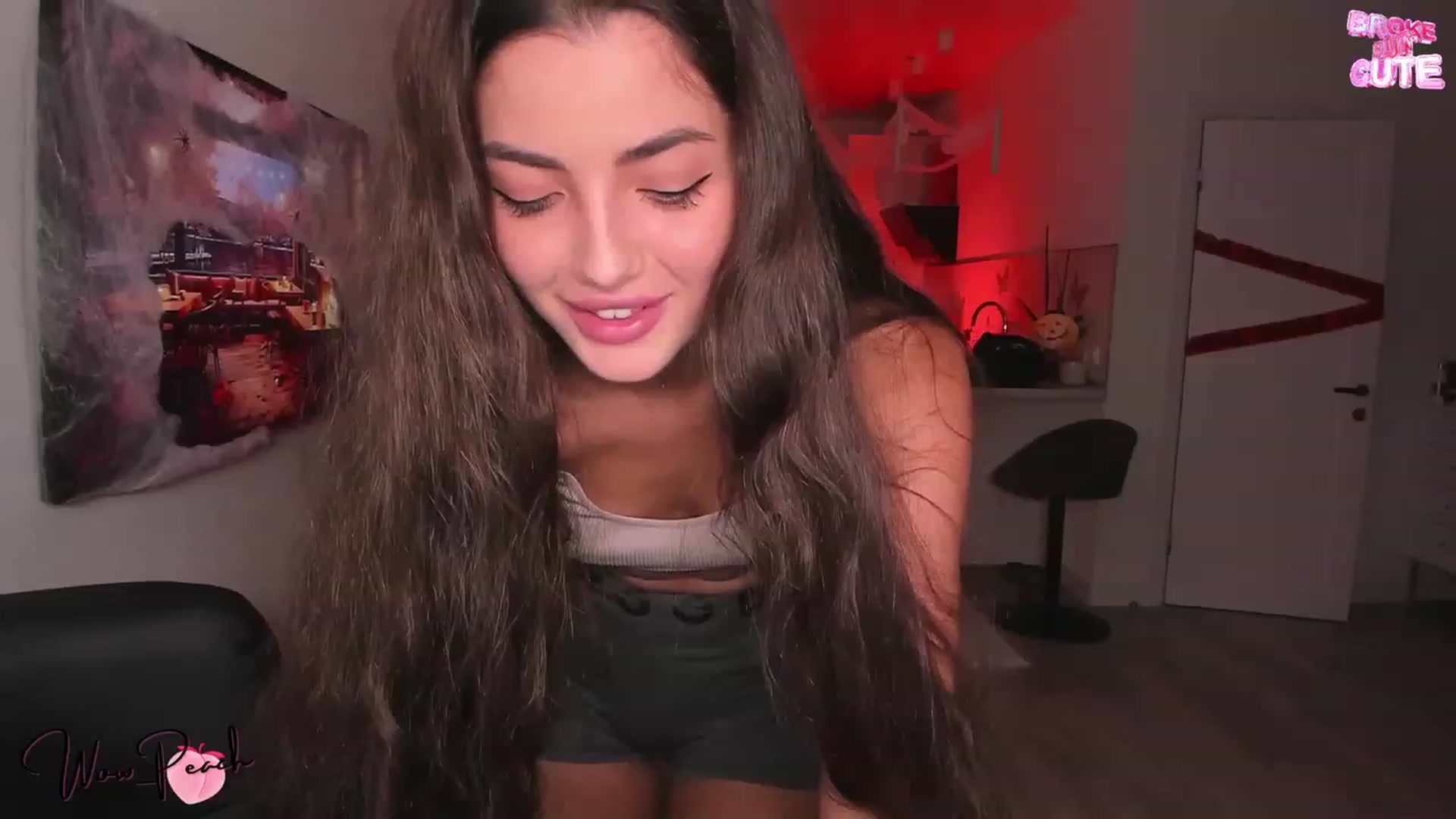 Gallery image thumbnail from wow_peach's myfreecams stream on, 10/10/2023, 16:57 image 14 of 20