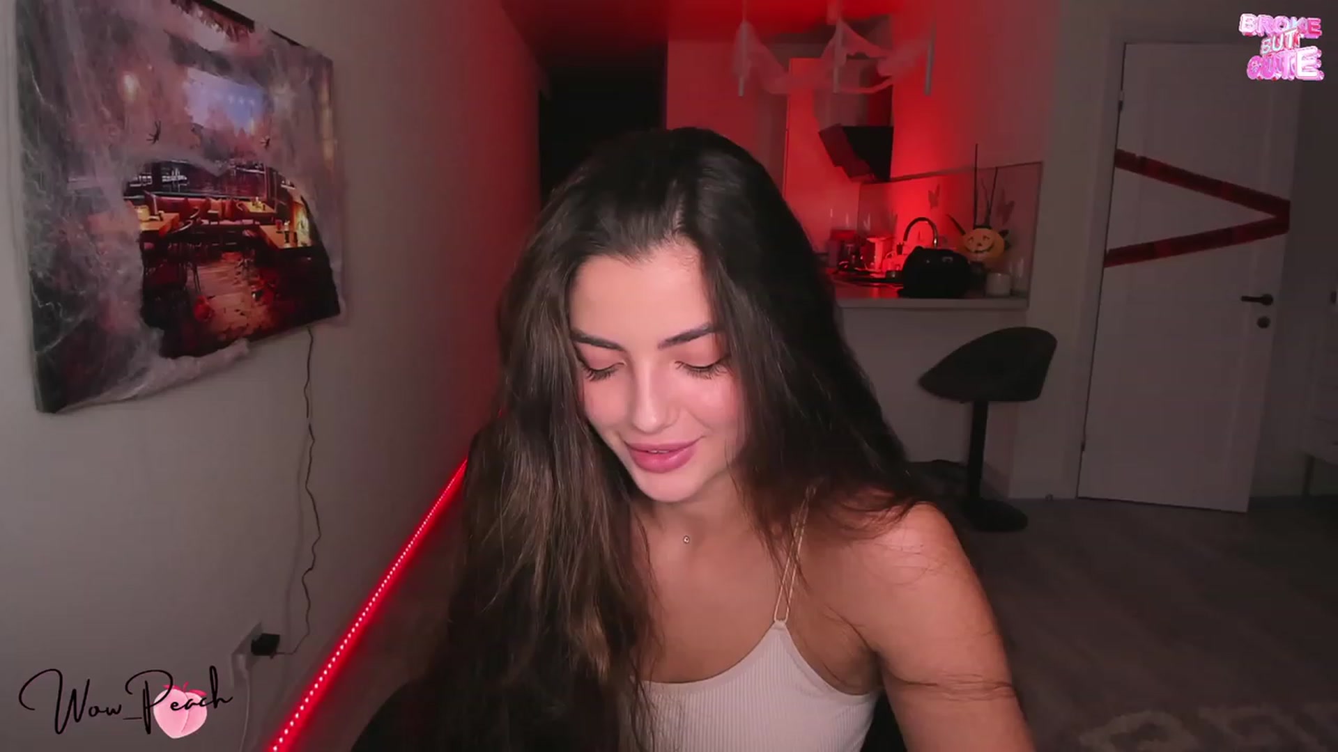Gallery image thumbnail from wow_peach's myfreecams stream on, 10/10/2023, 17:48 image 3 of 20