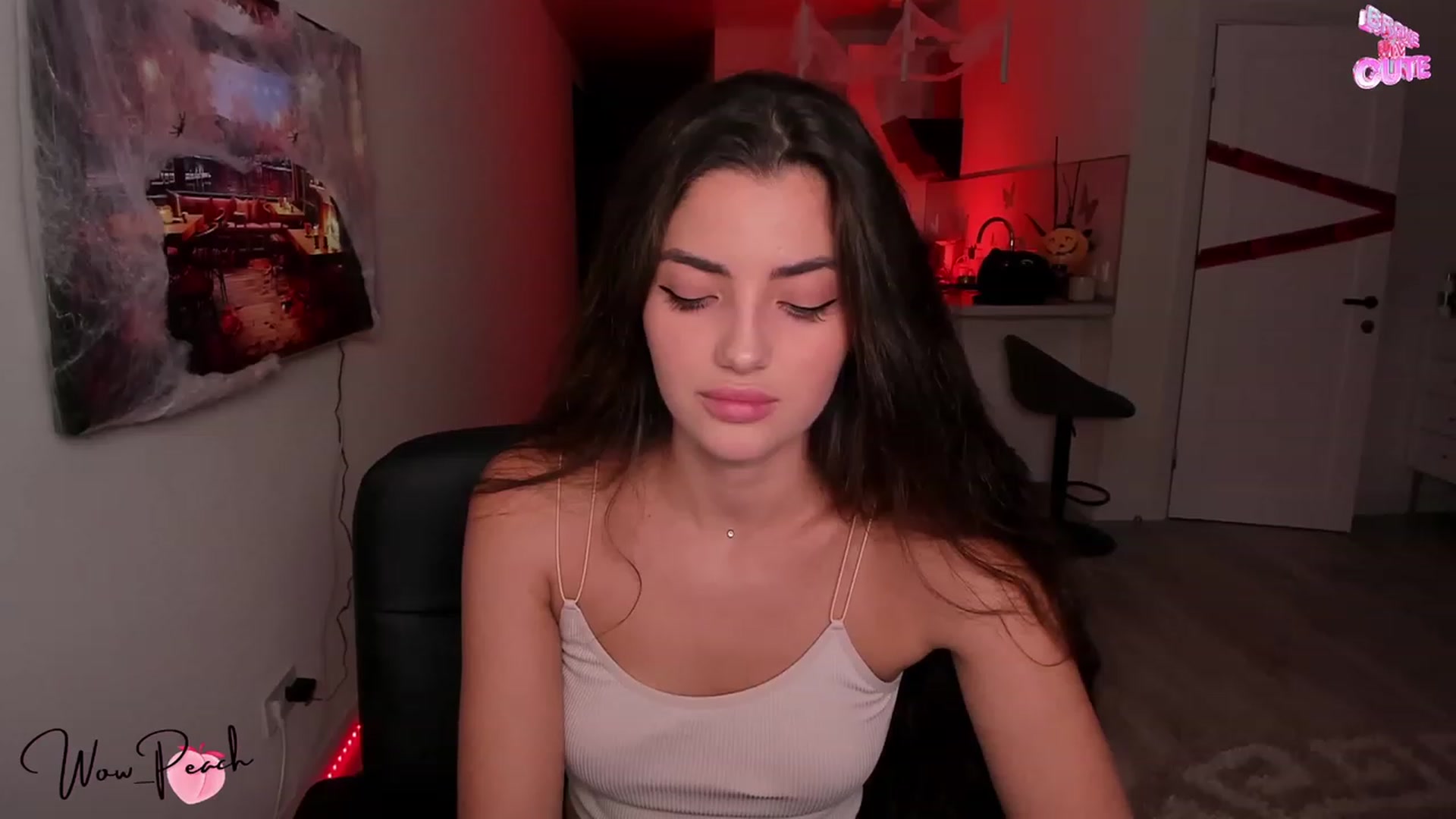 Gallery image thumbnail from wow_peach's myfreecams stream on, 10/10/2023, 18:05 image 7 of 20