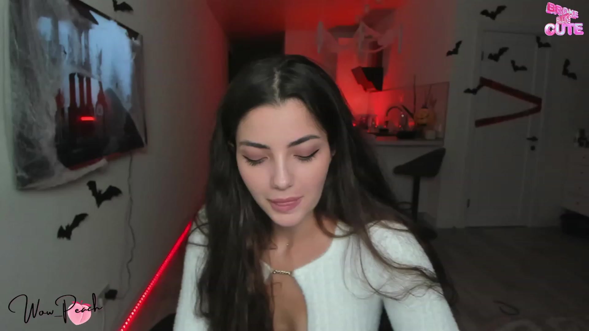 Gallery image thumbnail from wow_peach's myfreecams stream on, 10/14/2023, 18:47 image 9 of 20