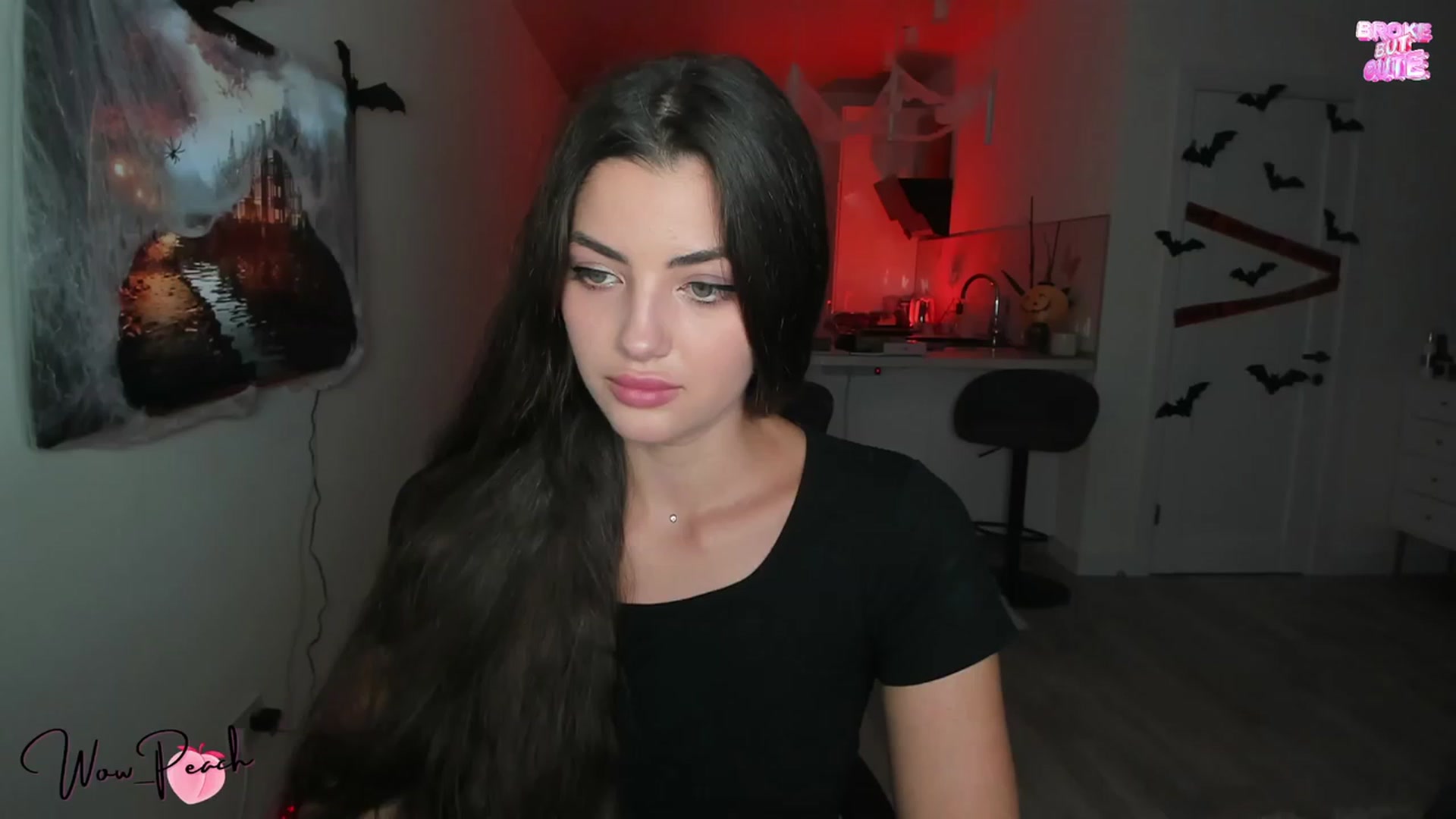 Gallery image thumbnail from wow_peach's myfreecams stream on, 10/15/2023, 16:22 image 12 of 20