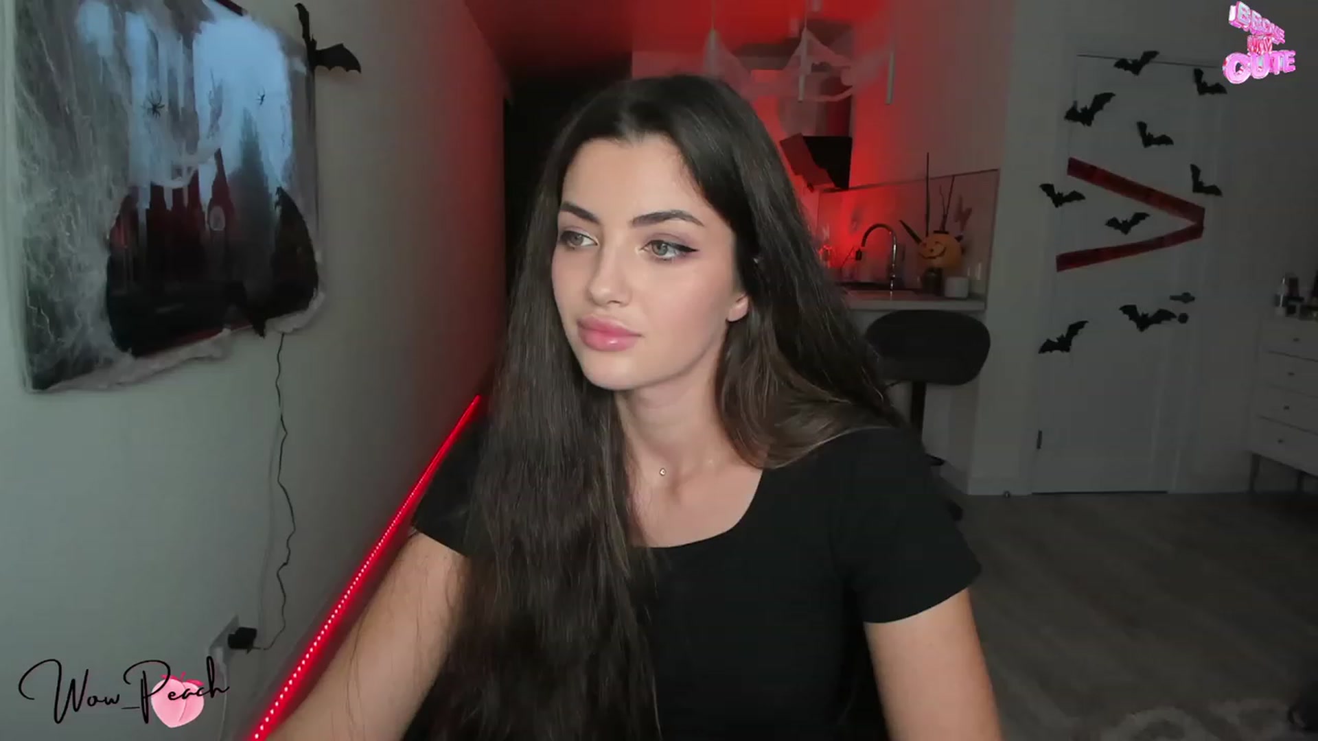 Gallery image thumbnail from wow_peach's myfreecams stream on, 10/15/2023, 16:22 image 1 of 20