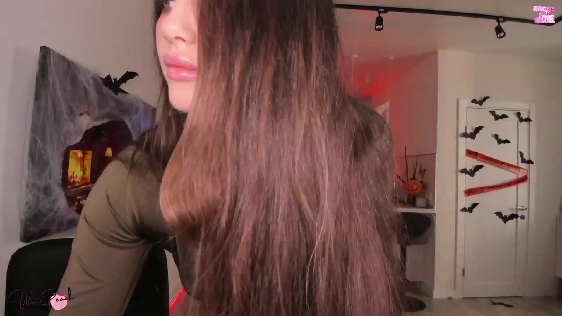 Gallery image thumbnail from wow_peach's myfreecams stream on, 10/17/2023, 13:15 image 13 of 20