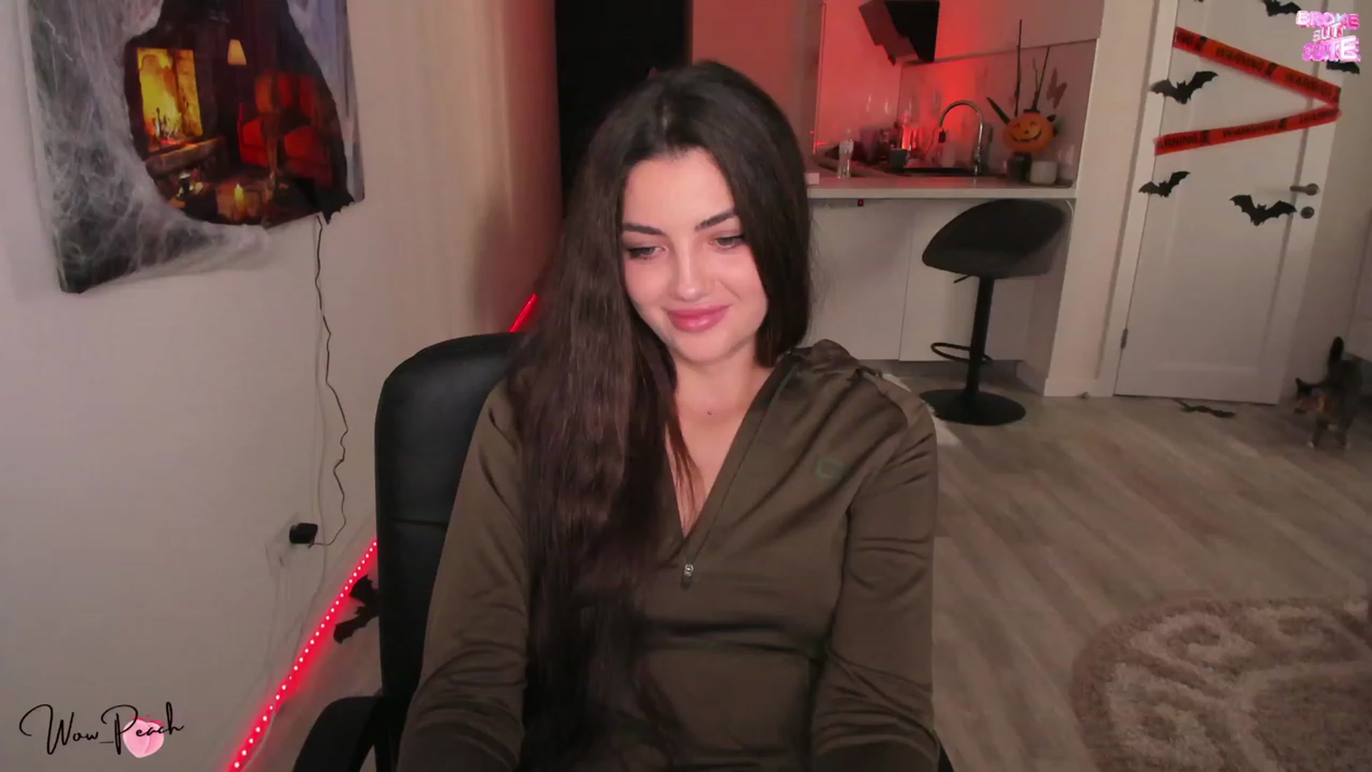 Gallery image thumbnail from wow_peach's myfreecams stream on, 10/17/2023, 13:15 image 15 of 20