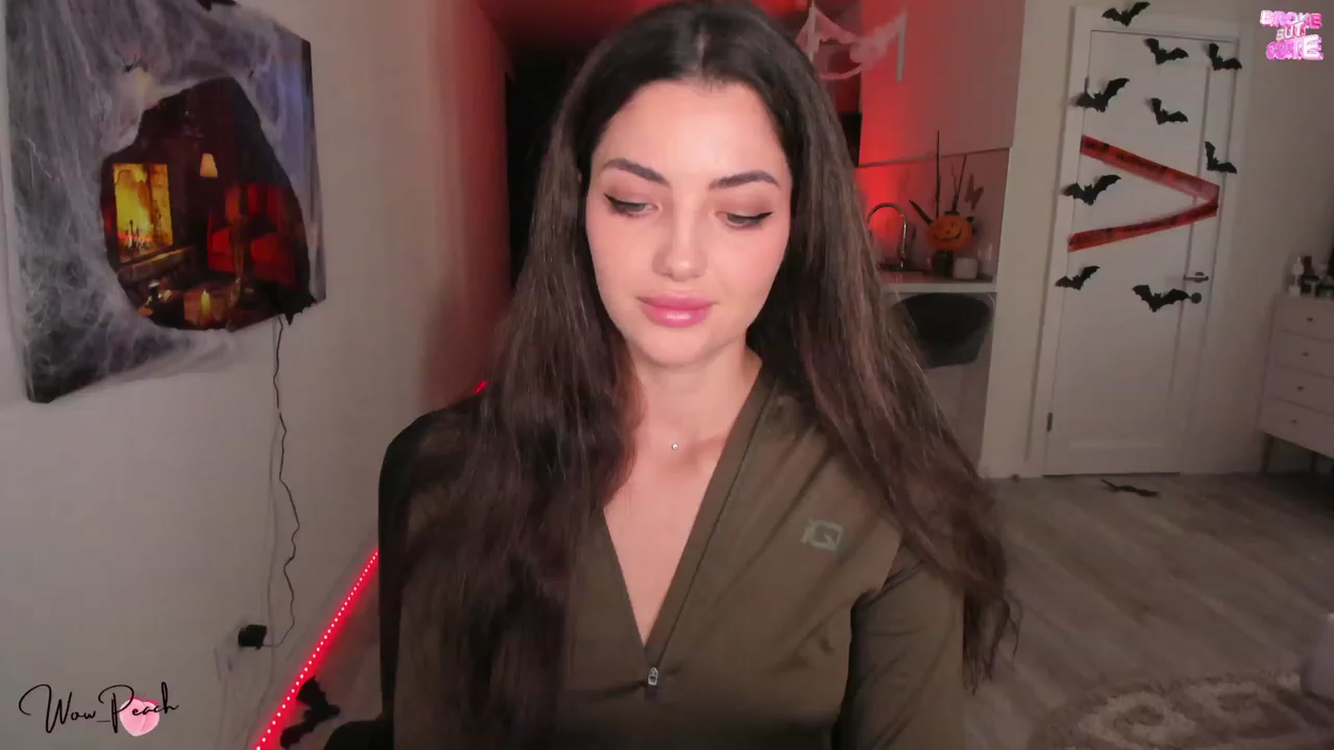 Gallery image thumbnail from wow_peach's myfreecams stream on, 10/17/2023, 13:15 image 5 of 20