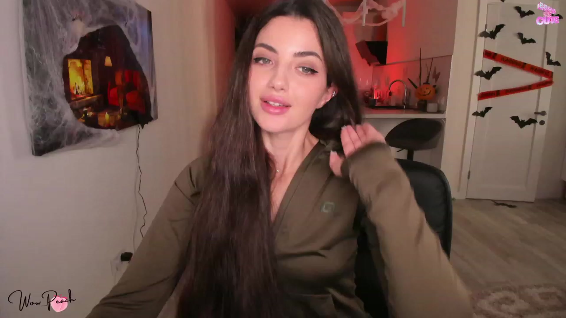 Gallery image thumbnail from wow_peach's myfreecams stream on, 10/17/2023, 13:15 image 17 of 20