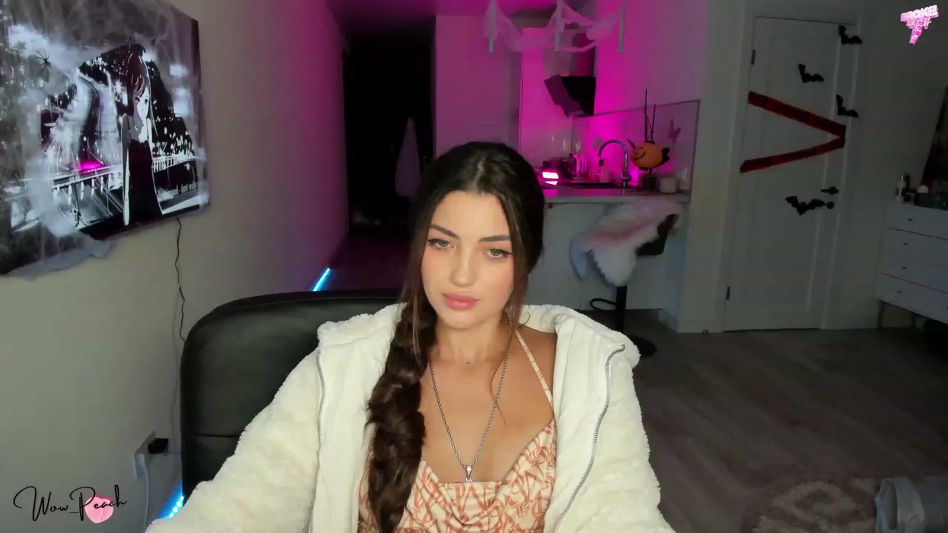 Gallery image thumbnail from wow_peach's myfreecams stream on, 10/19/2023, 23:54 image 15 of 20