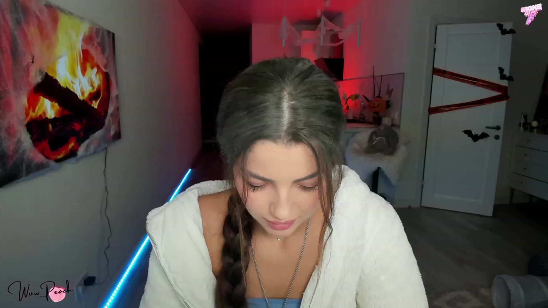 Gallery image thumbnail from wow_peach's myfreecams stream on, 10/21/2023, 15:19 image 6 of 20