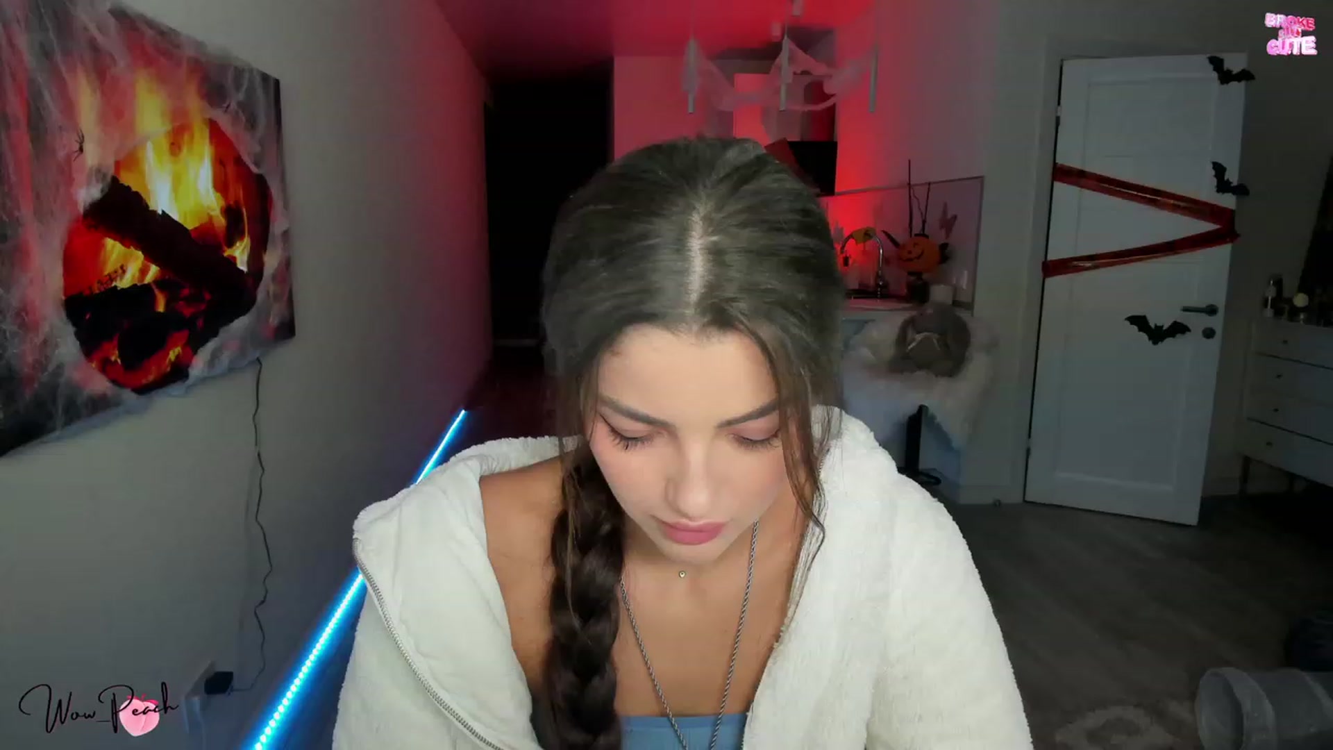 Gallery image thumbnail from wow_peach's myfreecams stream on, 10/21/2023, 15:19 image 5 of 20