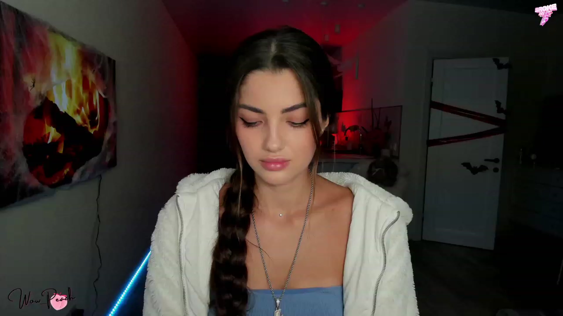 Gallery image thumbnail from wow_peach's myfreecams stream on, 10/21/2023, 15:19 image 16 of 20