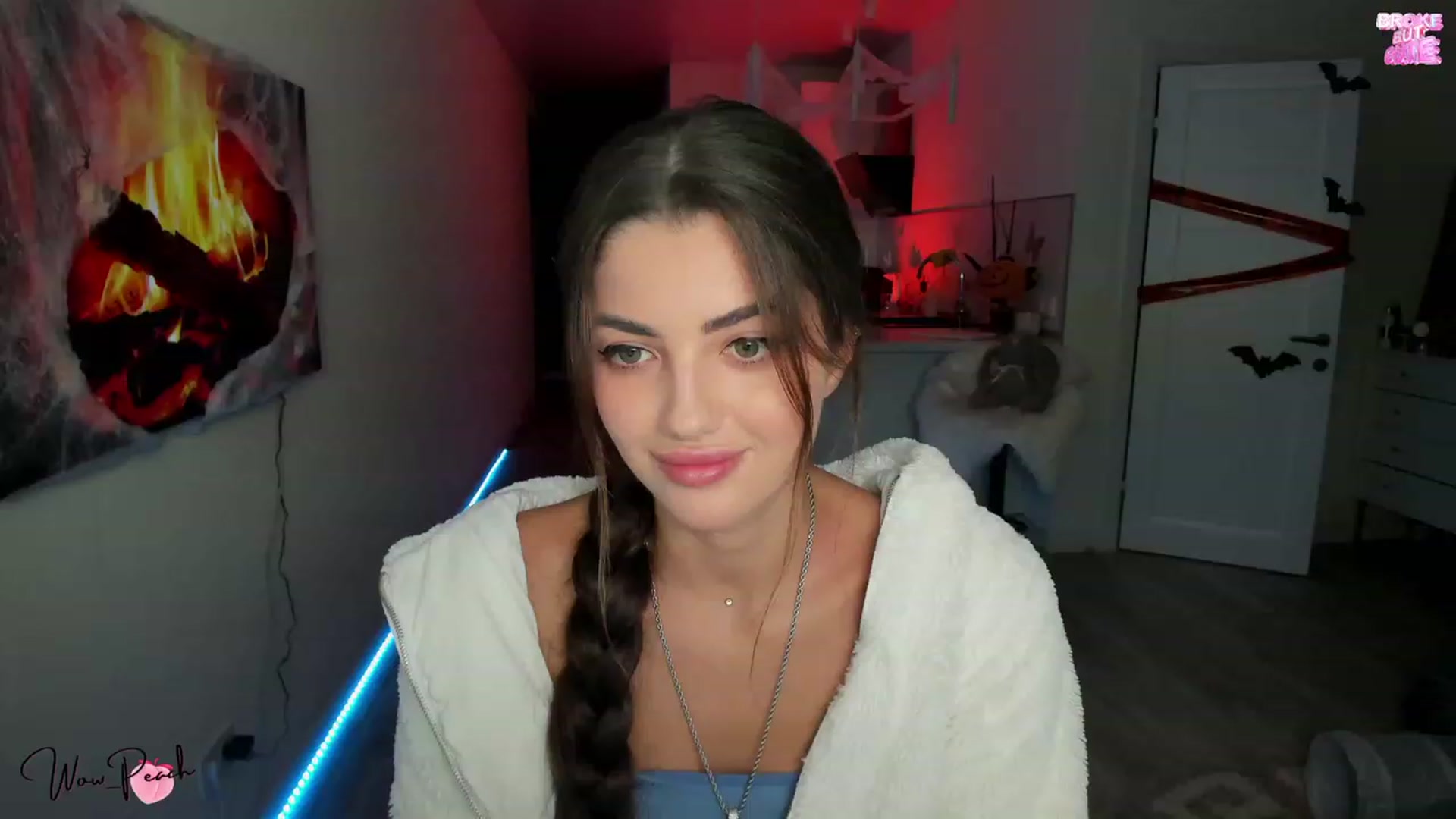 Gallery image thumbnail from wow_peach's myfreecams stream on, 10/21/2023, 15:19 image 7 of 20